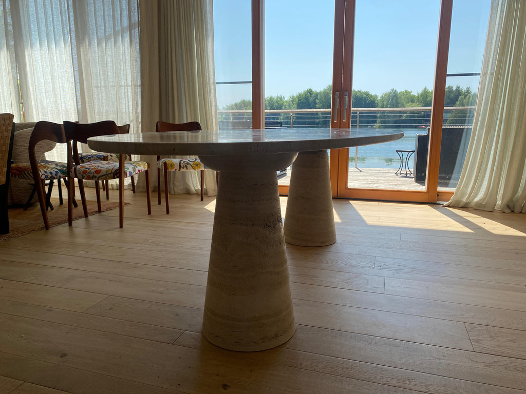 https://a.1stdibscdn.com/bespoke-italian-travertine-oval-dining-table-for-sale-picture-17/f_47872/f_452299121748527708497/IMG_6398_master.jpeg