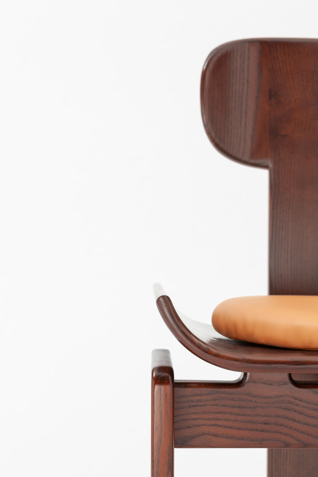 https://a.1stdibscdn.com/contemporary-dining-alea-chair-by-hannes-peer-for-sem-paesaggio-collection-for-sale-picture-3/f_16392/f_260333321636375575806/IMG_6406_master.jpg