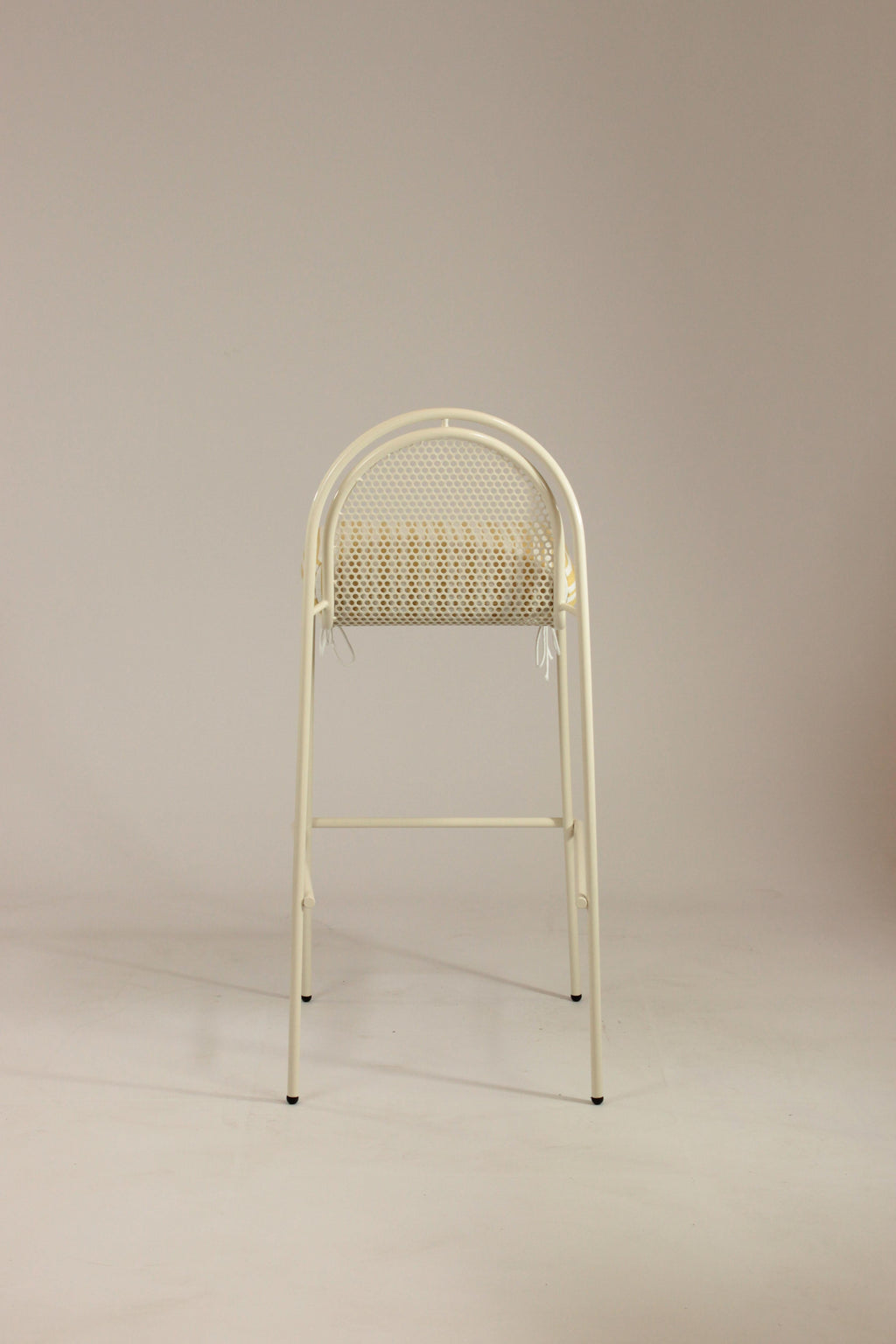 https://a.1stdibscdn.com/contemporary-riviera-bar-chair-in-lacquered-ivory-metal-for-outdoors-for-sale-picture-4/f_40973/f_456965721751469444458/IMG_6411_master.jpg