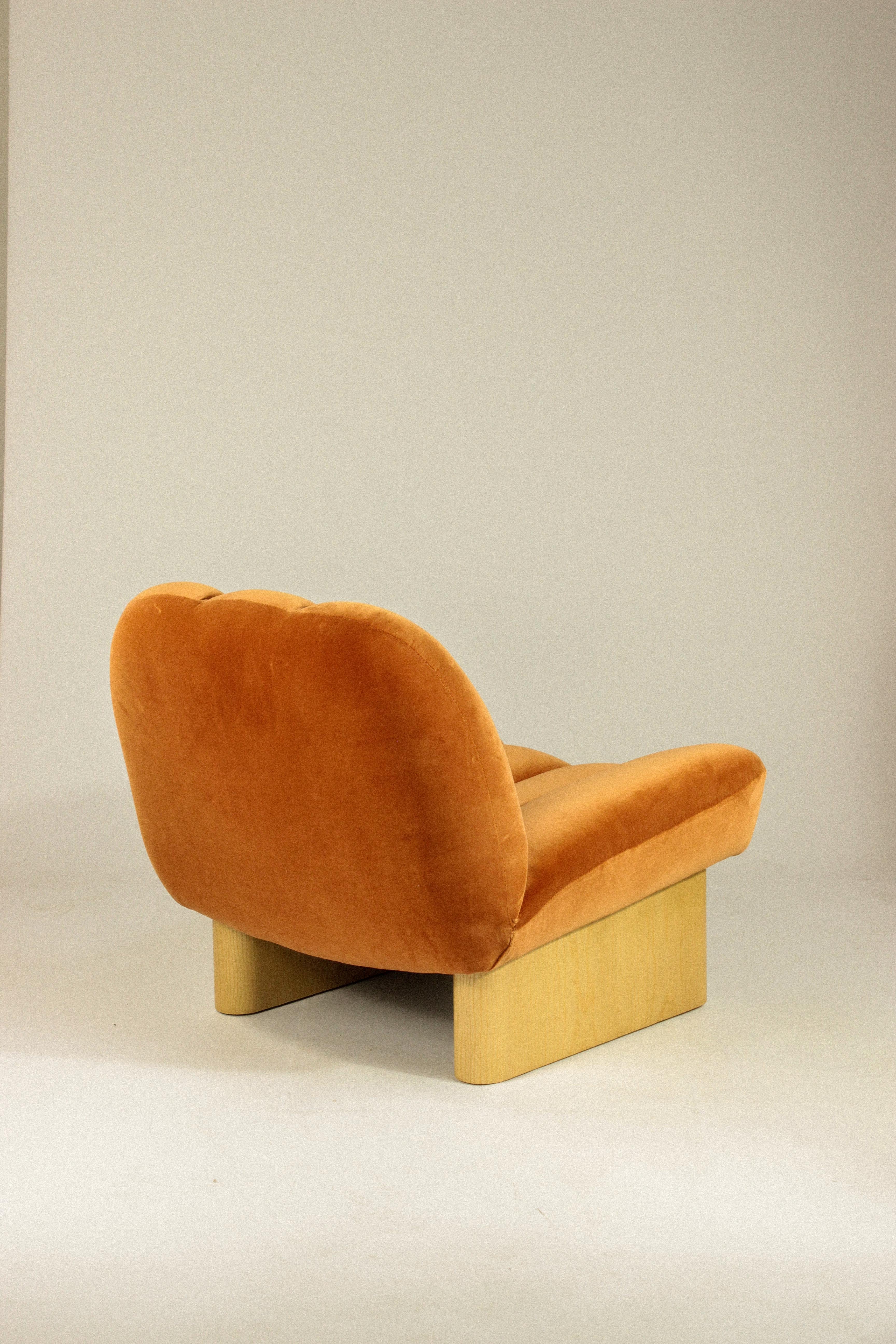 https://a.1stdibscdn.com/new-dooq-modern-colin-armchair-in-orange-and-wood-feet-for-sale-picture-2/f_54242/f_464180021756208047764/IMG_6458_master.jpg