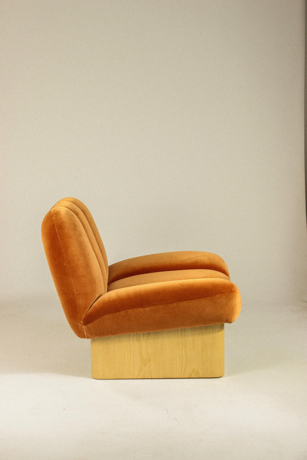 https://a.1stdibscdn.com/new-dooq-modern-colin-armchair-in-orange-and-wood-feet-for-sale-picture-4/f_54242/f_464180021756208047752/IMG_6461_master.jpg