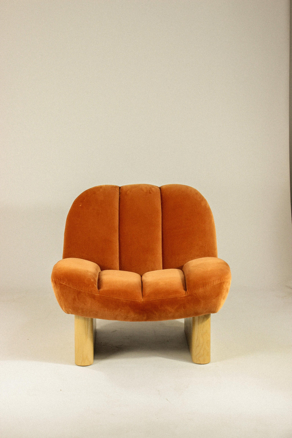 https://a.1stdibscdn.com/new-dooq-modern-colin-armchair-in-orange-and-wood-feet-for-sale-picture-5/f_54242/f_464180021756208047811/IMG_6463_master.jpg