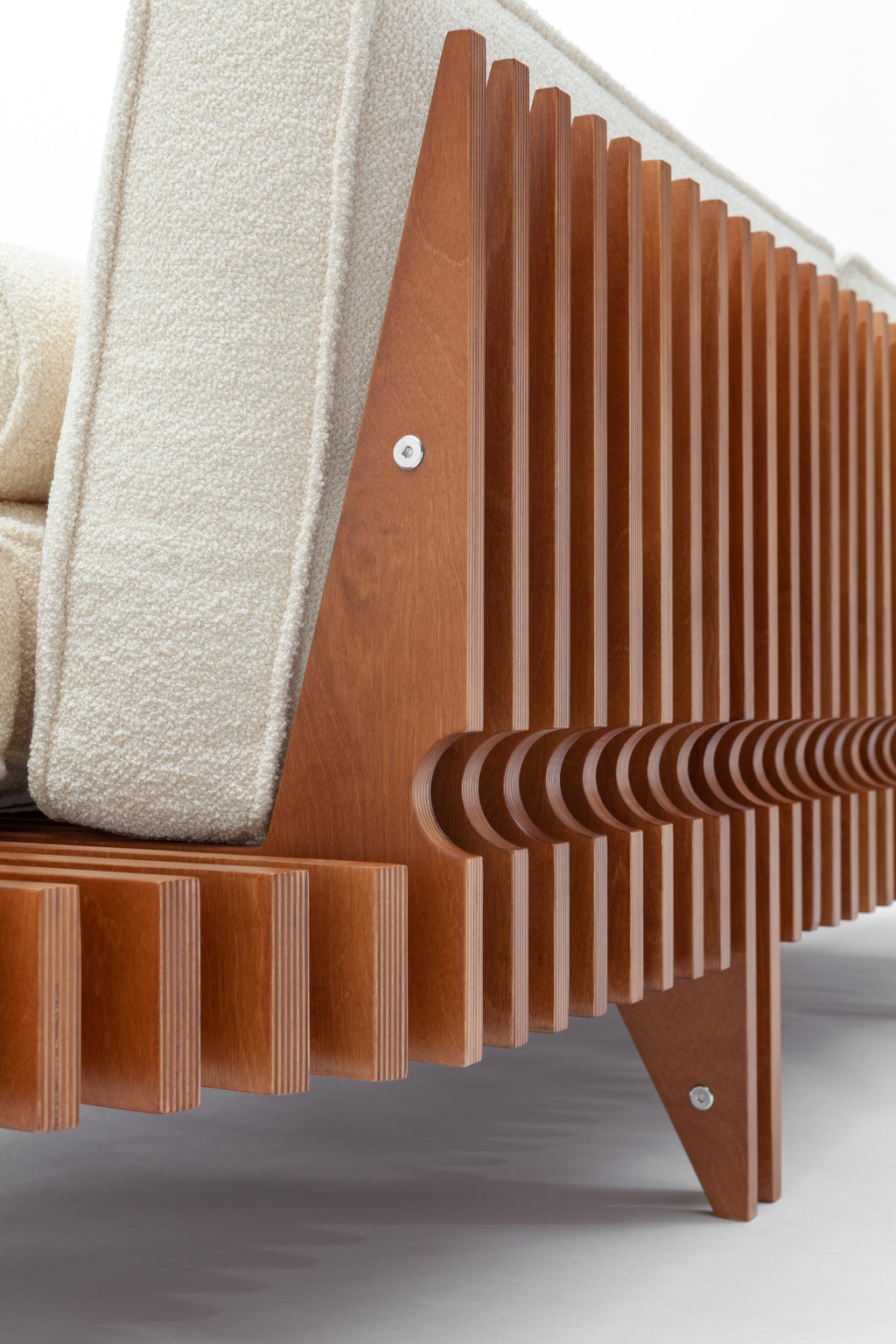 https://a.1stdibscdn.com/contemporary-sofa-muir-by-hannes-peer-for-sale-picture-5/f_16392/f_260344621636378989032/IMG_6467_master.jpg