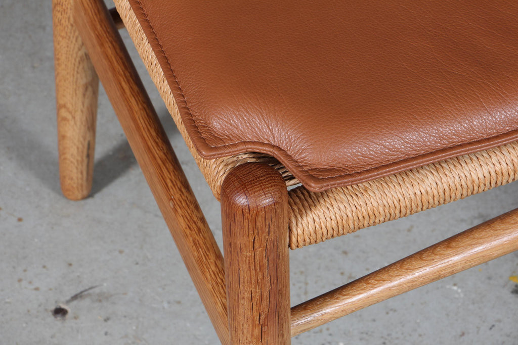 https://a.1stdibscdn.com/hans-j-wegner-cushion-for-wishbone-chair-ch24-for-sale-picture-3/f_42391/f_260584121636520668859/IMG_6506_master.jpg