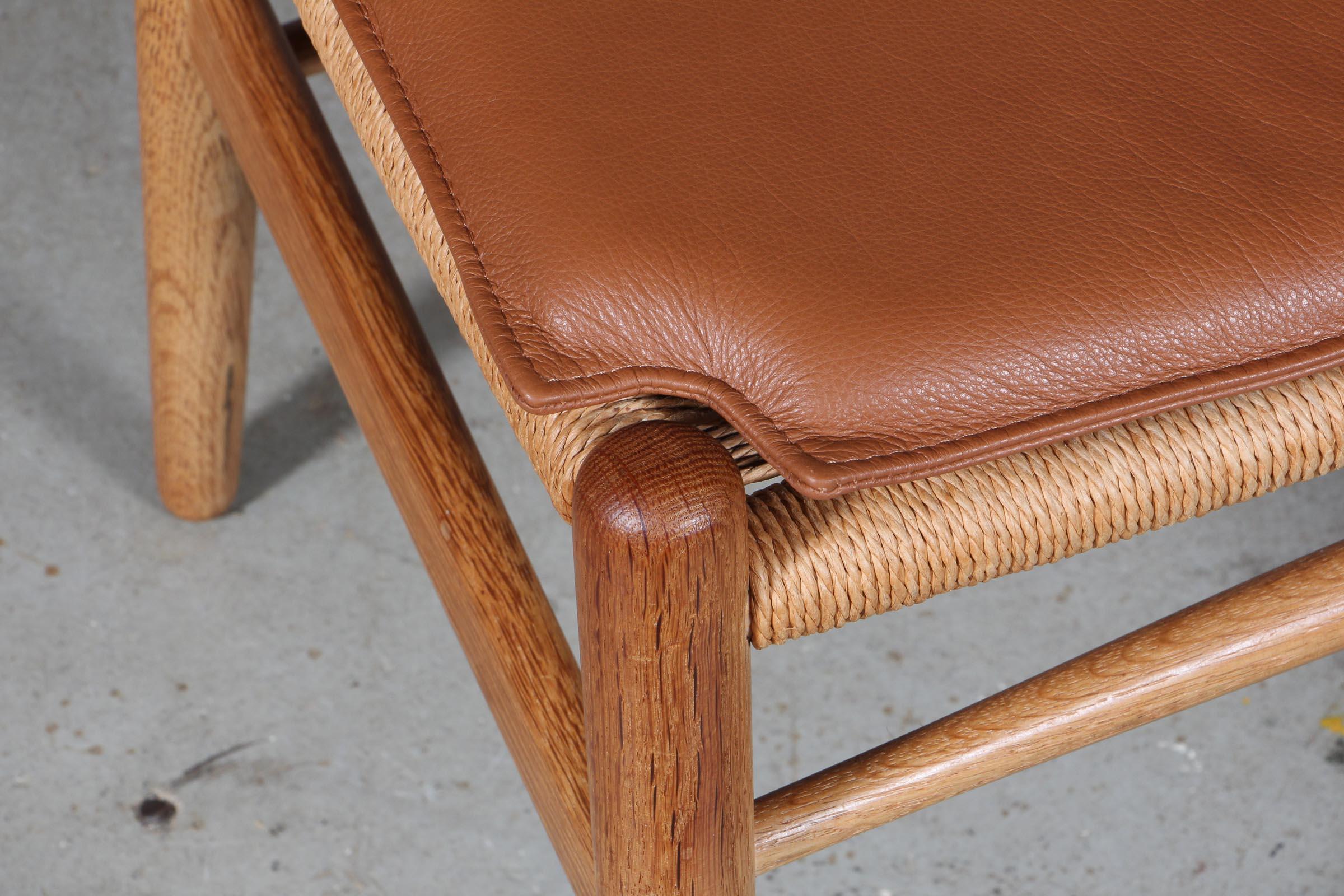 https://a.1stdibscdn.com/hans-j-wegner-cushion-for-wishbone-chair-ch24-for-sale-picture-3/f_42391/f_260584121636520668859/IMG_6506_master.jpg