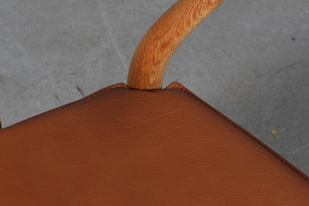 https://a.1stdibscdn.com/hans-j-wegner-cushion-for-wishbone-chair-ch24-for-sale-picture-4/f_42391/f_260584121636520668736/IMG_6507_master.jpg