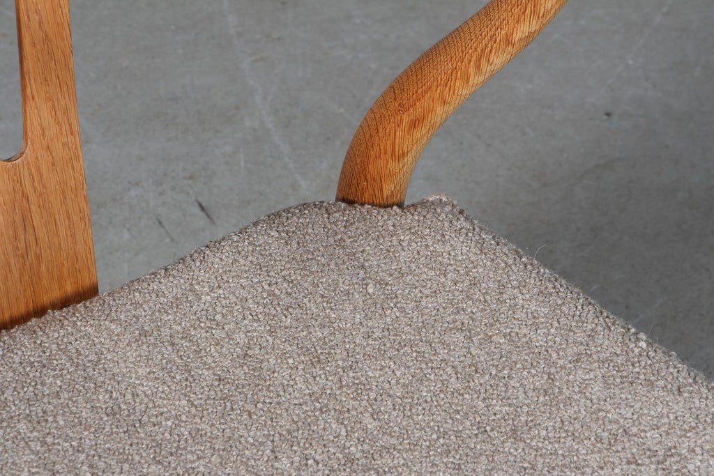 https://a.1stdibscdn.com/hans-j-wegner-cushion-for-wishbone-chair-ch24-for-sale-picture-4/f_42391/f_260584221636520741680/IMG_6513_master.jpg