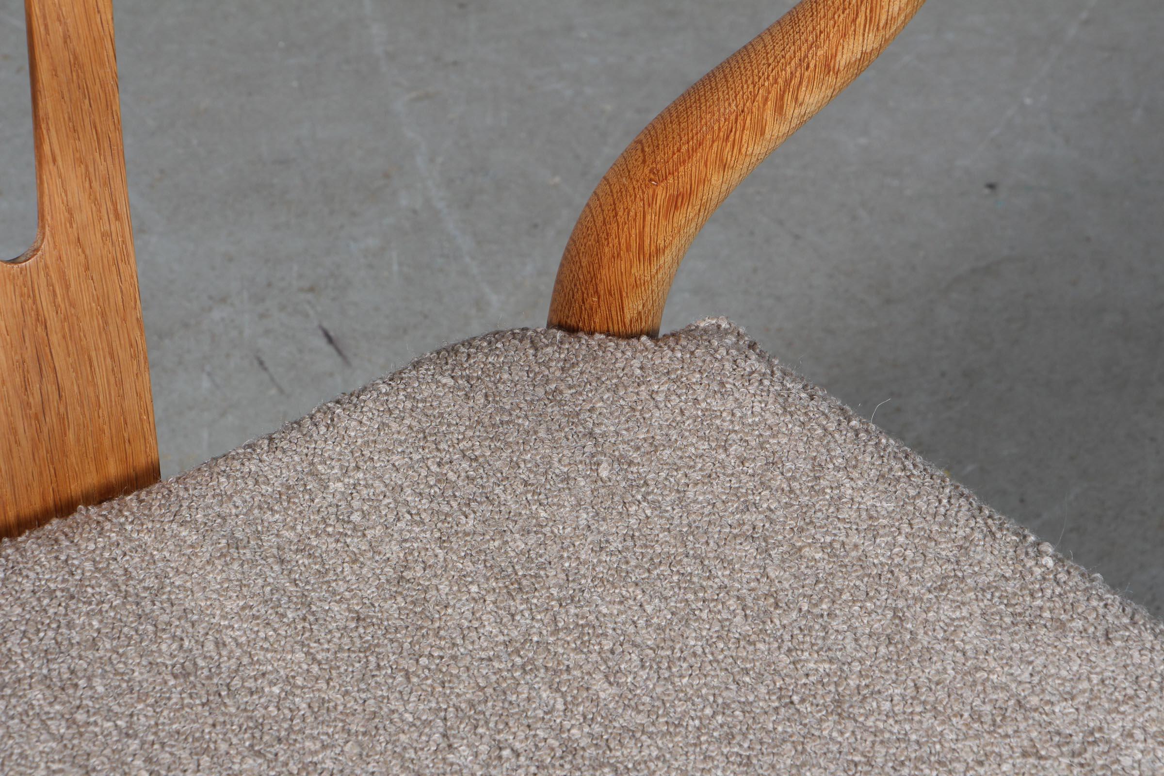 https://a.1stdibscdn.com/hans-j-wegner-cushion-for-wishbone-chair-ch24-for-sale-picture-4/f_42391/f_260584221636520741680/IMG_6513_master.jpg