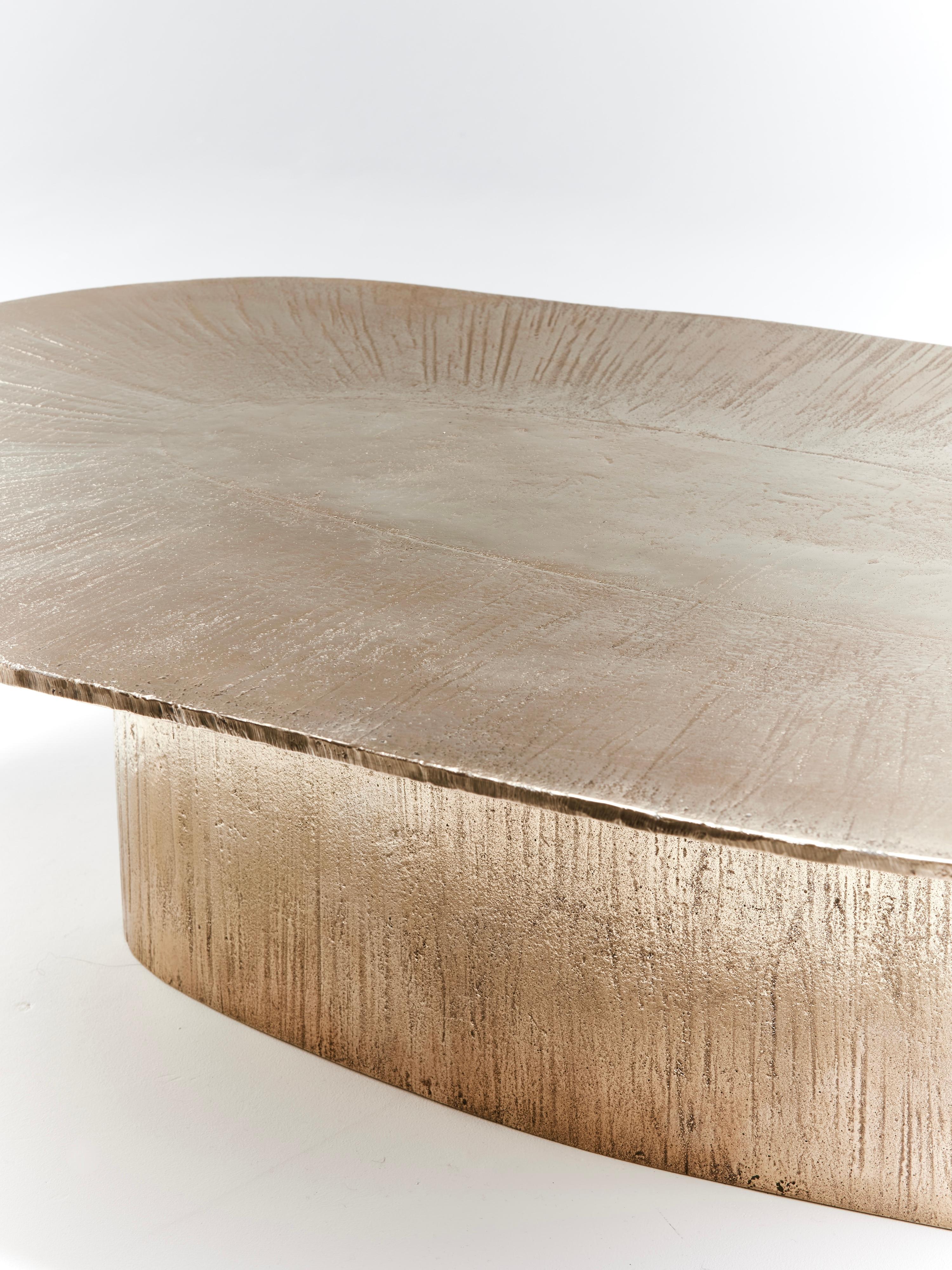 https://a.1stdibscdn.com/contemporary-high-polished-bronze-coffee-table-by-colo-studio-france-for-sale-picture-5/f_65832/f_448158421745948597074/IMG_6581_master.jpg