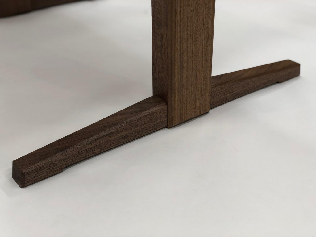https://a.1stdibscdn.com/trestle-base-dining-table-in-quartersawn-walnut-by-brian-holcombe-for-sale-picture-5/f_45782/f_201312621596812495086/IMG_6724_master.jpeg