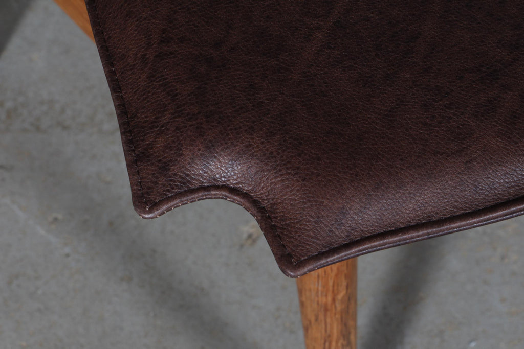 https://a.1stdibscdn.com/hans-j-wegner-cushion-for-wishbone-chair-ch24-for-sale-picture-5/f_42391/f_267701121641313244058/IMG_6844_master.jpg