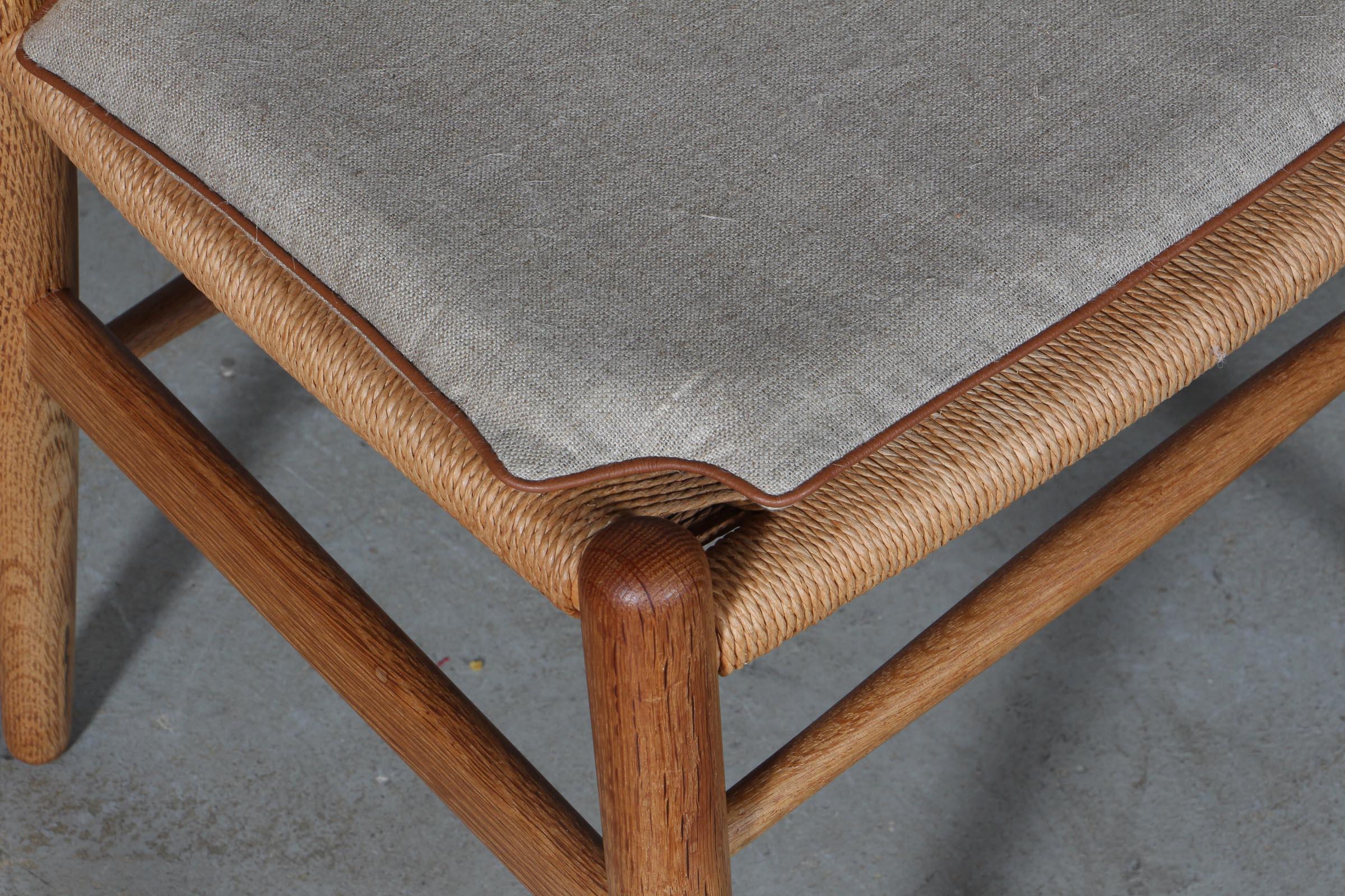 https://a.1stdibscdn.com/hans-j-wegner-cushion-for-wishbone-chair-ch24-for-sale-picture-3/f_42391/f_267701321641313399286/IMG_6847_master.jpg