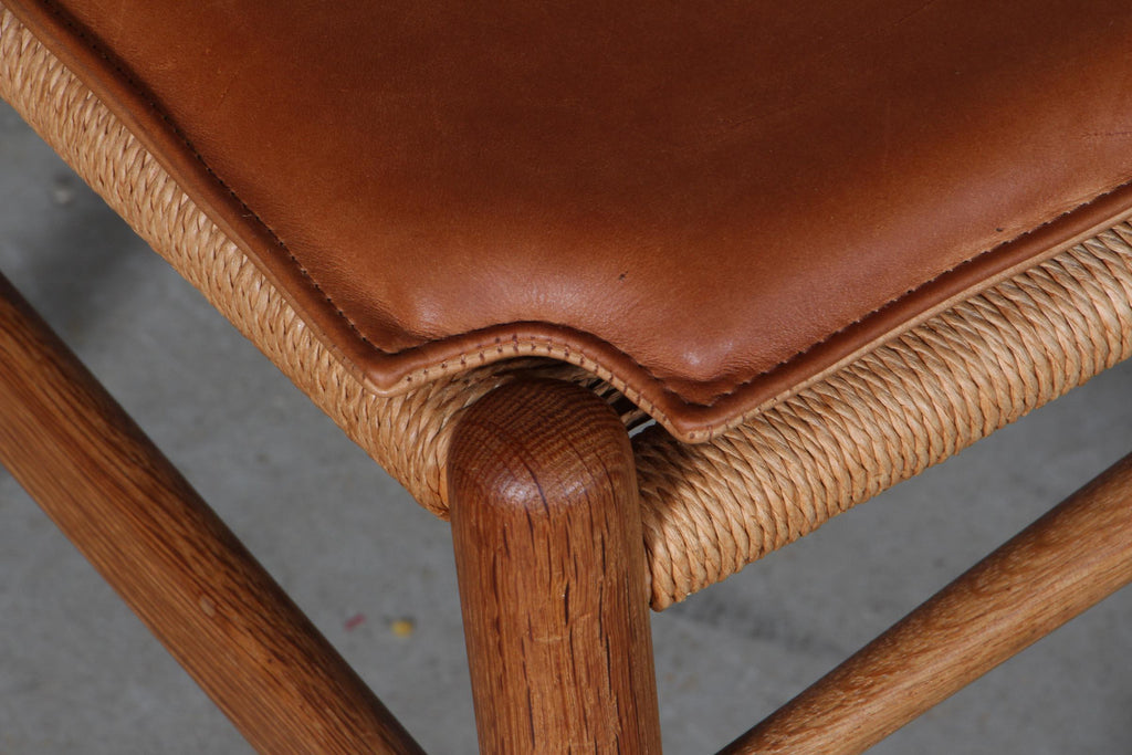 https://a.1stdibscdn.com/hans-j-wegner-cushion-for-wishbone-chair-ch24-for-sale-picture-3/f_42391/f_267701521641313499370/IMG_6853_master.jpg