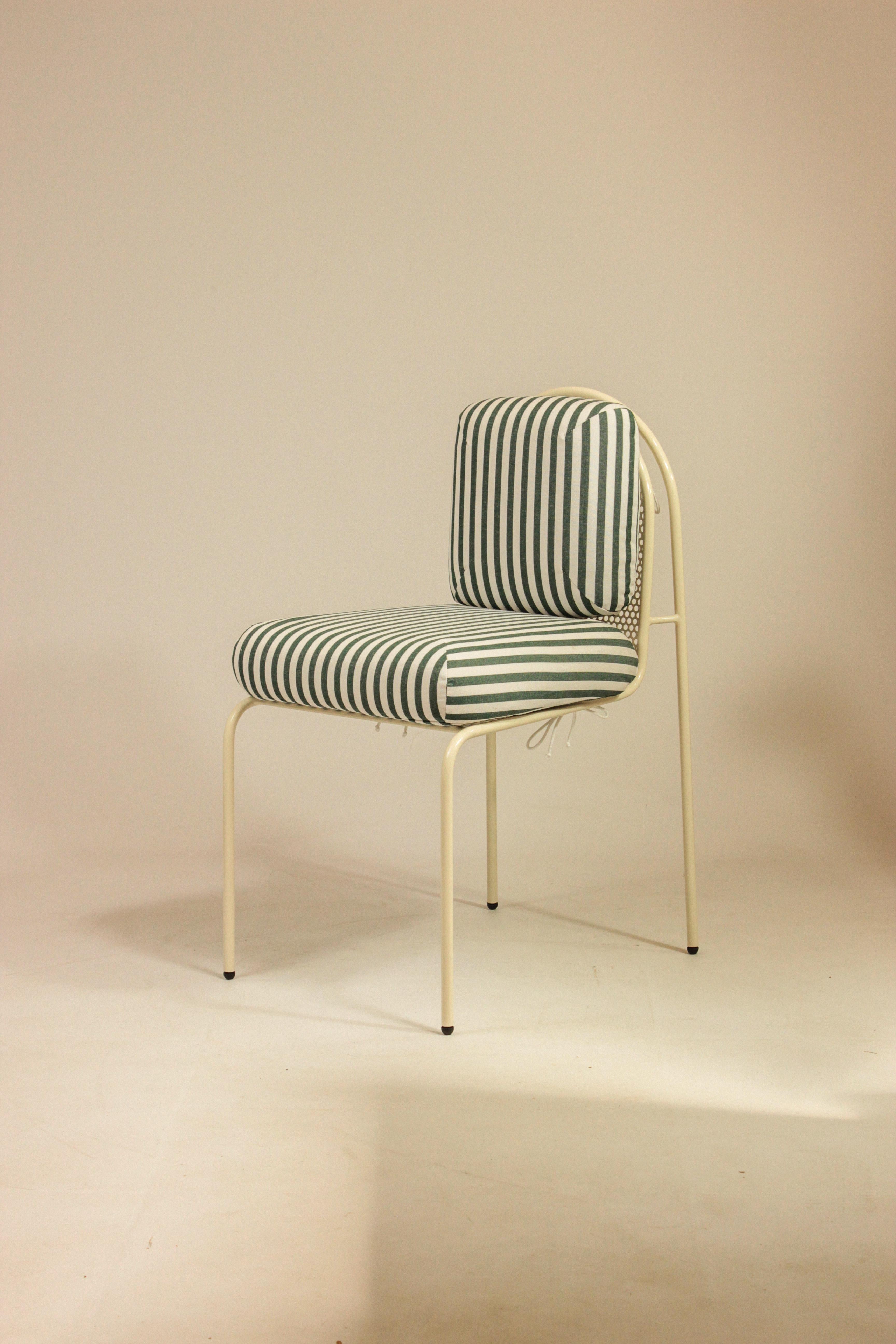https://a.1stdibscdn.com/contemporary-riviera-chair-in-lacquered-metal-and-green-fabric-for-outdoors-for-sale-picture-4/f_40973/f_464890821756743440873/IMG_6900_master.jpg