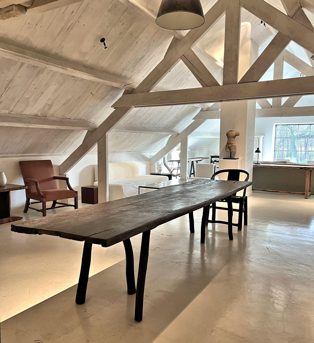 https://a.1stdibscdn.com/large-organic-table-reclaimed-wood-for-sale-picture-9/f_20233/f_382744321707172651972/IMG_6985_master.JPG
