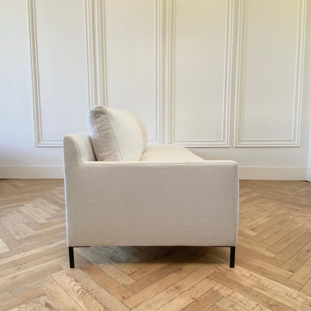 https://a.1stdibscdn.com/custom-chaise-one-arm-sofa-crypton-stain-resistant-fabric-for-sale-picture-6/f_18223/f_253637221631924371970/IMG_6998_master.jpg