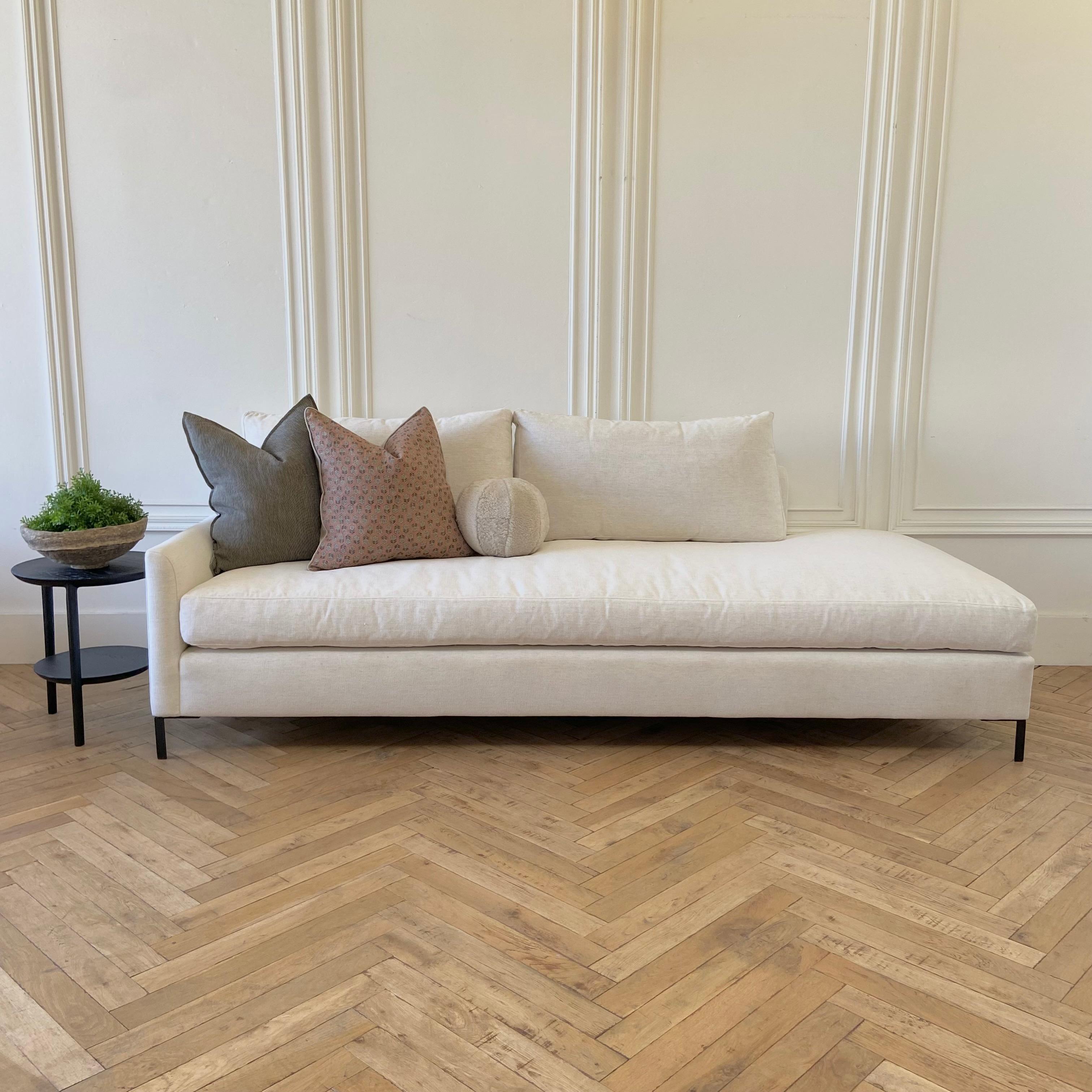 https://a.1stdibscdn.com/custom-chaise-one-arm-sofa-crypton-stain-resistant-fabric-raf-for-sale-picture-2/f_18223/f_257620521634599829214/IMG_7011_master.jpg