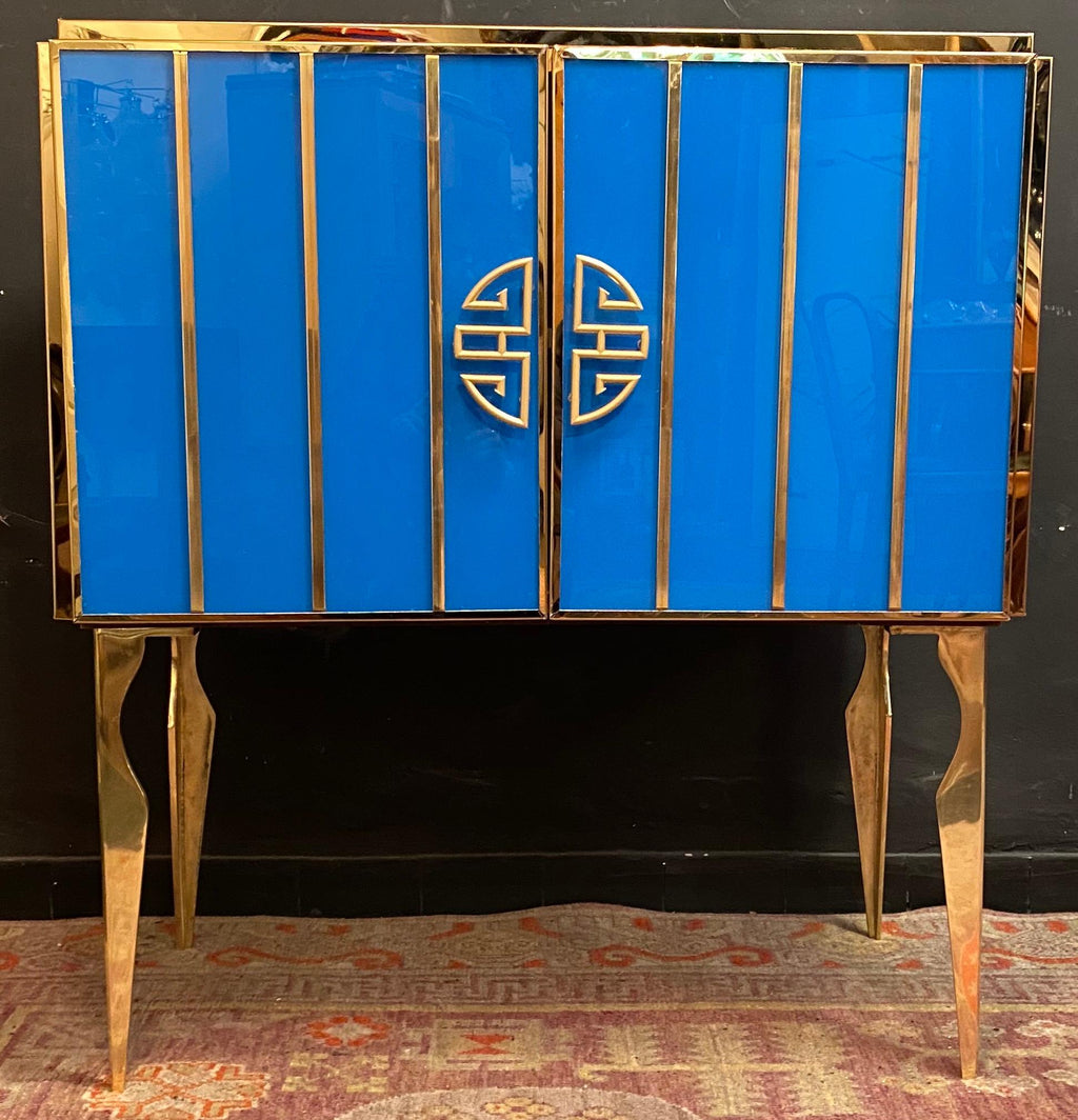 https://a.1stdibscdn.com/midcentury-style-brass-and-colored-murano-glass-bar-cabinet-2020-for-sale-picture-17/f_9859/f_235000421619196346726/IMG_7031_master.JPG