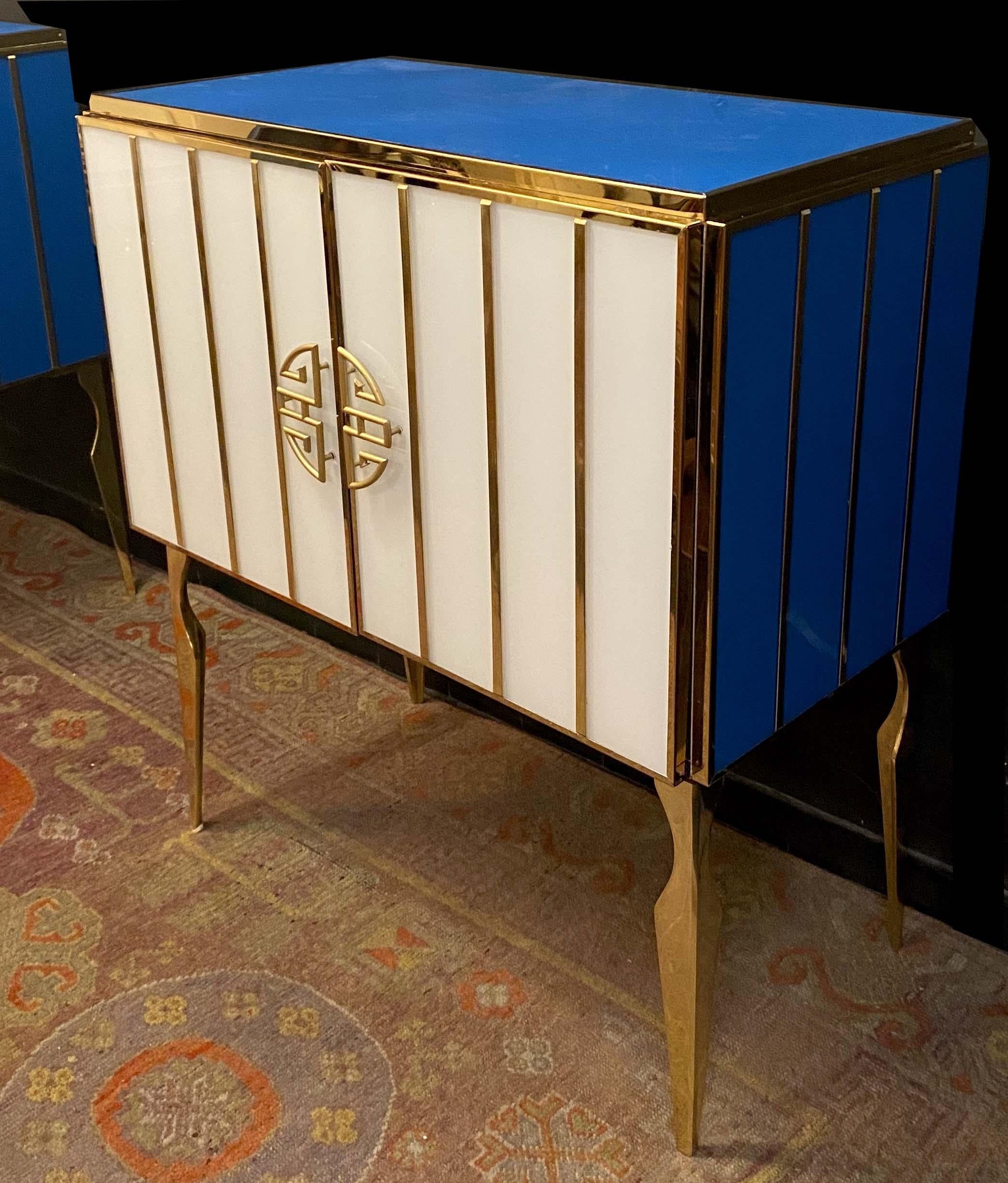 https://a.1stdibscdn.com/midcentury-style-brass-and-colored-murano-glass-bar-cabinet-2020-for-sale-picture-3/f_9859/f_235000421619196345297/IMG_7043_master.JPG