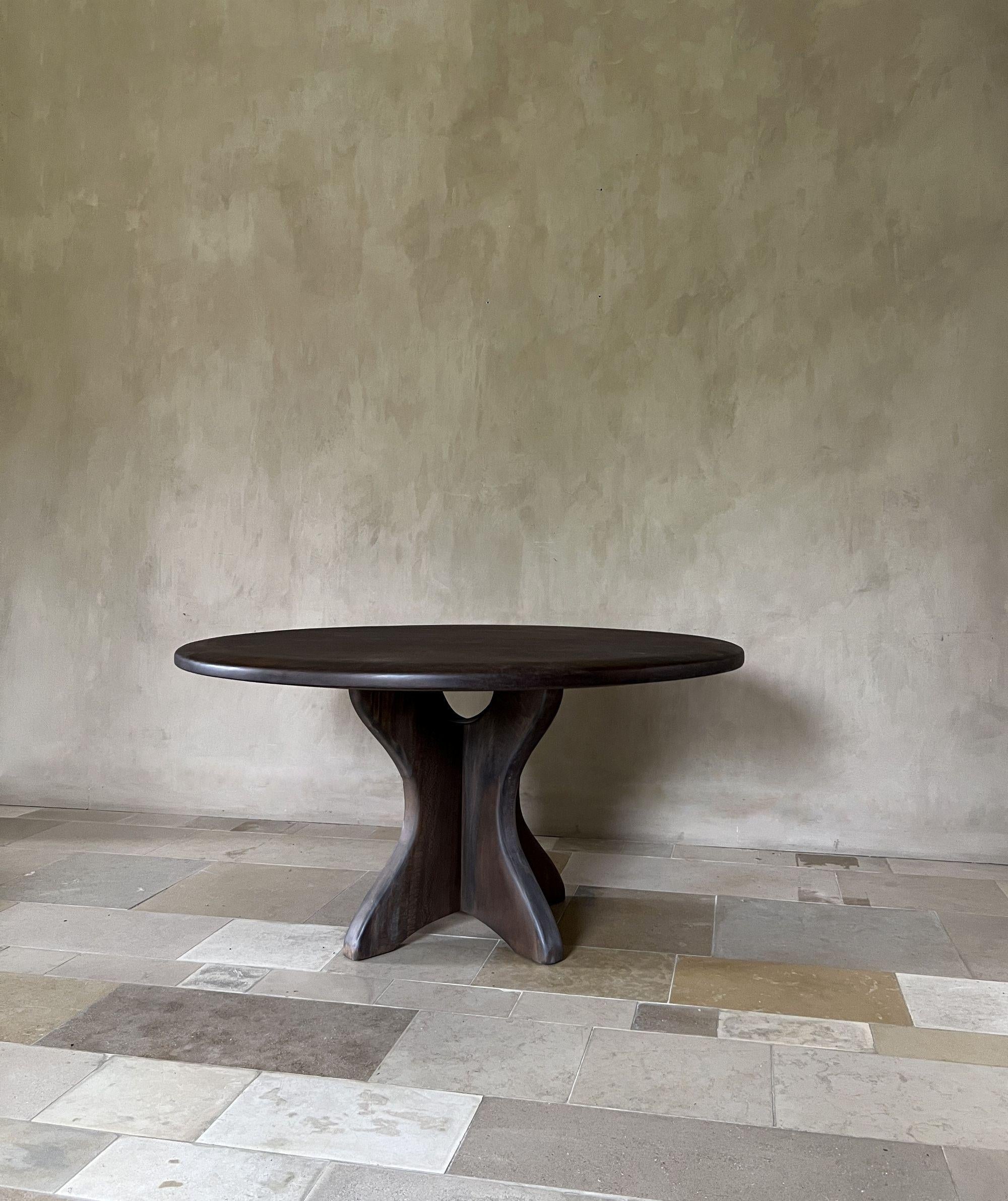 https://a.1stdibscdn.com/dani-custom-round-organic-table-for-sale-picture-9/f_20233/f_464611221756493834524/IMG_7097_master.JPG