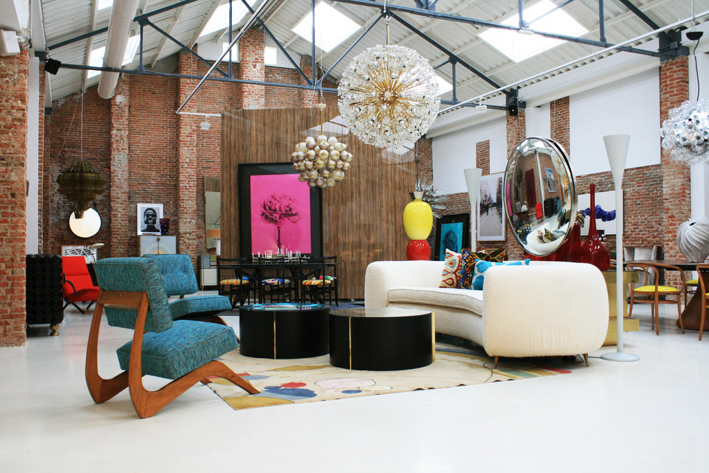 https://a.1stdibscdn.com/contemporary-italian-curved-sofa-for-sale-picture-11/f_36703/f_268971321642098394653/IMG_7121_master.jpg