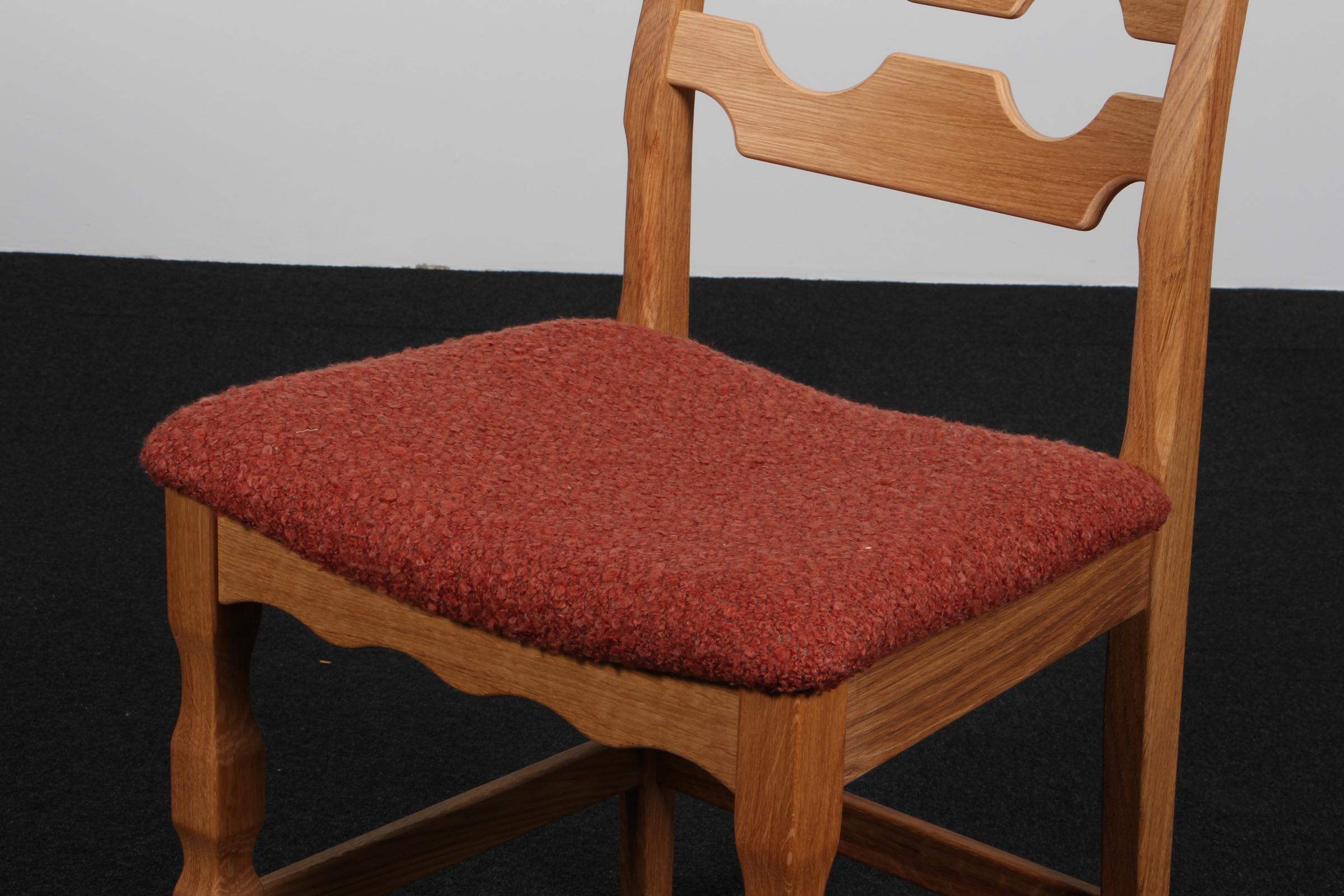 https://a.1stdibscdn.com/dining-chairs-by-henning-kjaernulf-model-razorblade-denmark-oak-for-sale-picture-3/f_42391/f_478035921764678843383/IMG_7254_master.jpg