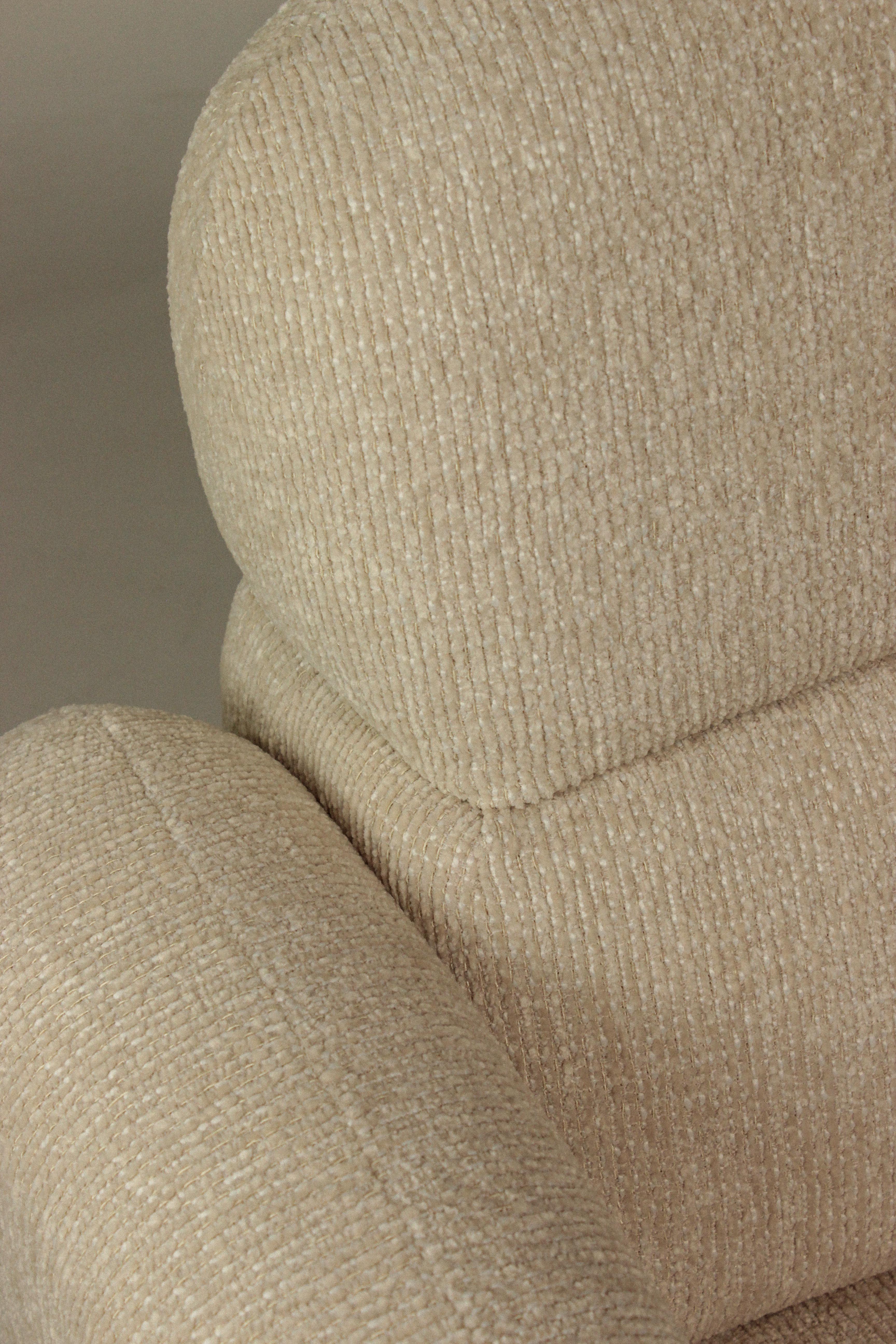 https://a.1stdibscdn.com/dooq-new-organic-modernist-vertigo-armchair-in-red-and-grey-fabric-for-sale-picture-9/f_54242/f_437807221758553024261/IMG_7268_master.jpg