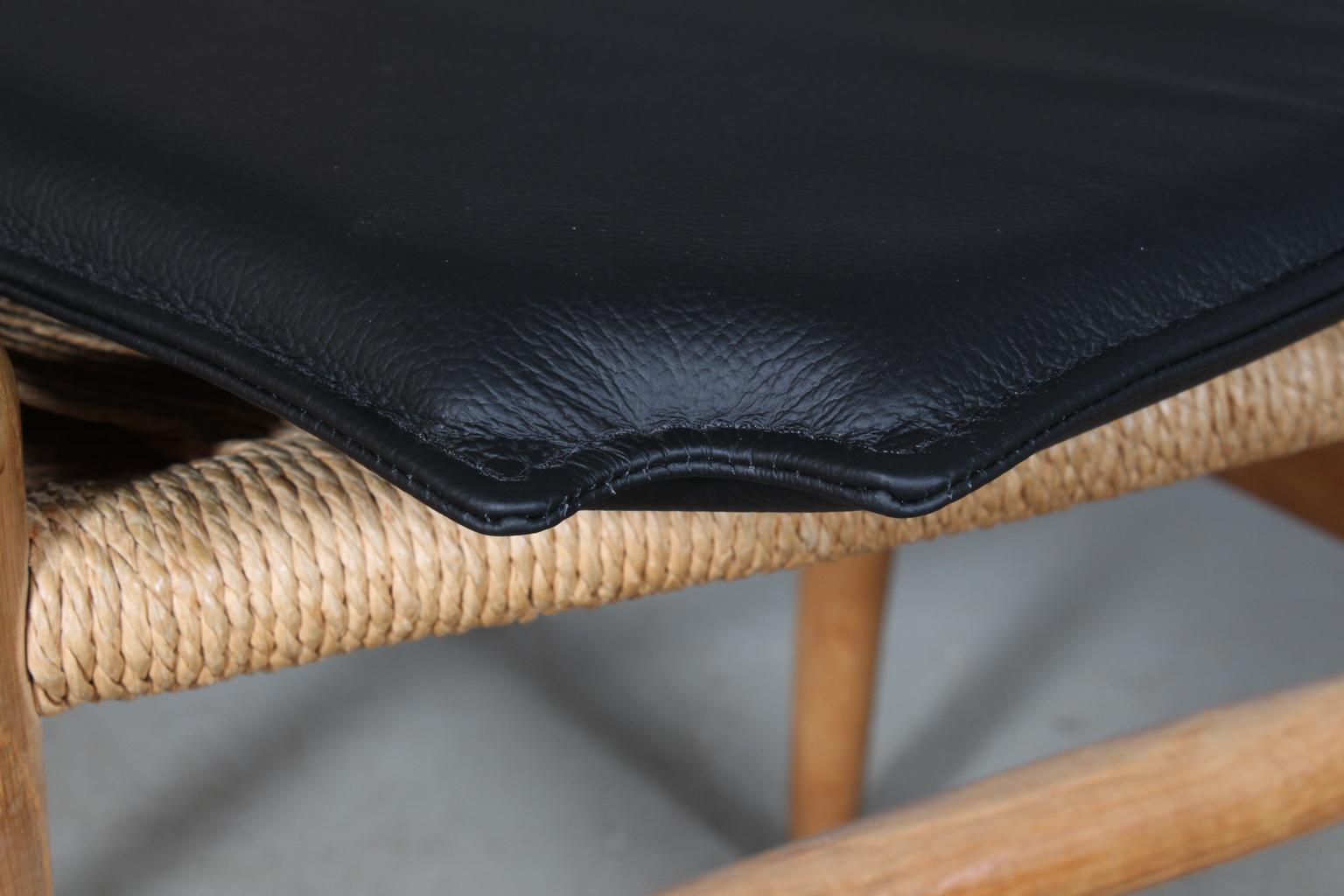 https://a.1stdibscdn.com/hans-j-wegner-cushion-for-wishbone-chair-ch24-for-sale-picture-5/f_42391/1579512995109/IMG_7406_master.jpg