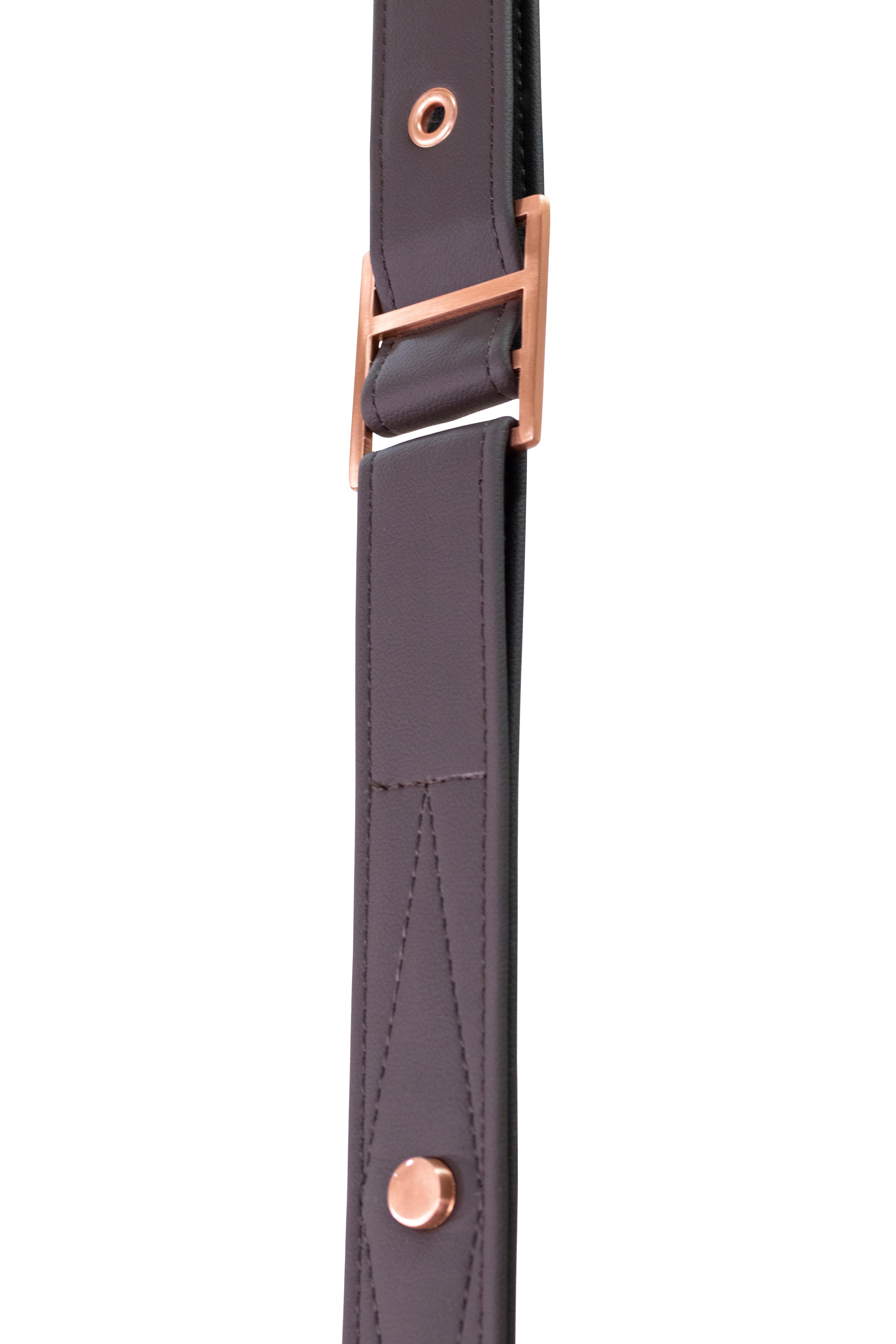 https://a.1stdibscdn.com/outdoor-swing-with-leather-upholstery-and-stainless-steel-details-for-sale-picture-8/f_56702/f_494716321775031953867/IMG_7434_Edit_master.jpg