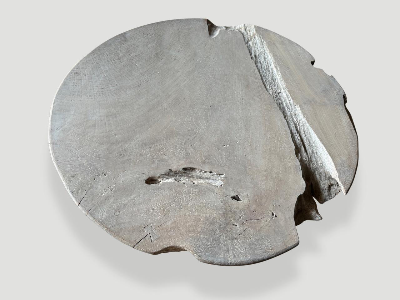 https://a.1stdibscdn.com/andrianna-shamaris-st-barts-organic-teak-wood-round-table-for-sale-picture-5/f_10806/f_370310421699632017076/IMG_7434_master.jpeg