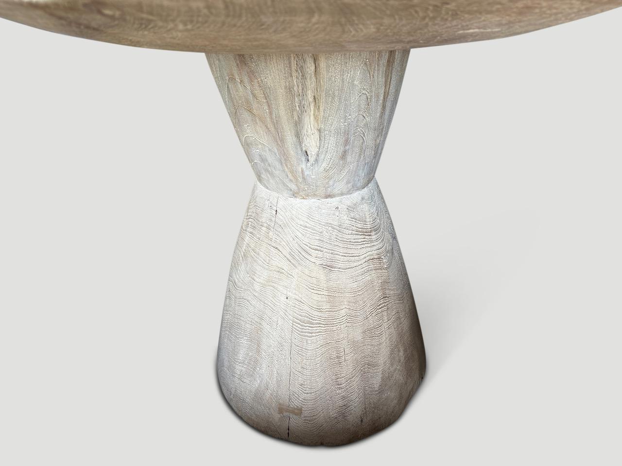 https://a.1stdibscdn.com/andrianna-shamaris-st-barts-organic-teak-wood-round-table-for-sale-picture-3/f_10806/f_370310421699632017393/IMG_7445_master.jpeg