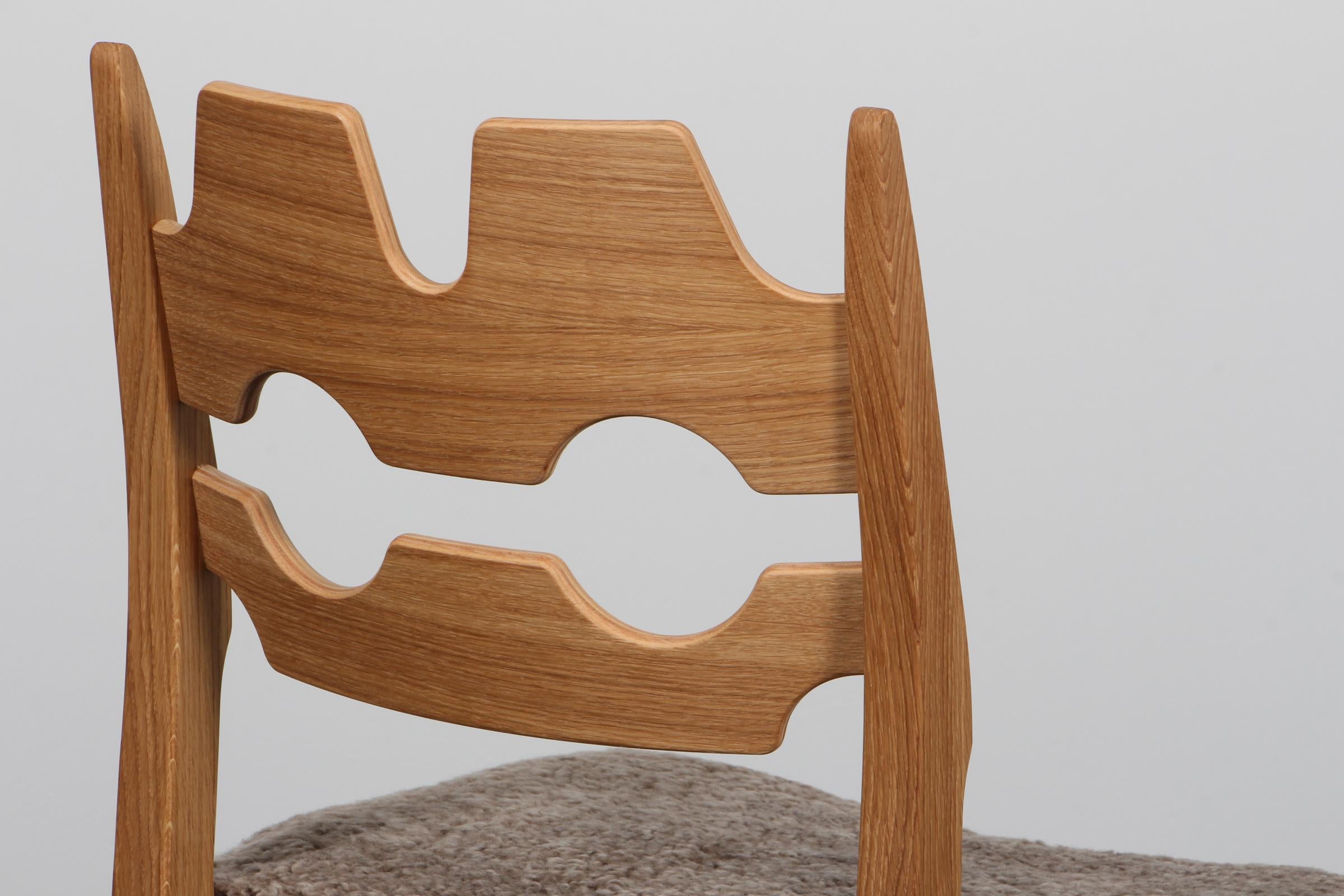 https://a.1stdibscdn.com/dining-chairs-by-henning-kjaernulf-model-razoblade-denmark-oak-for-sale-picture-6/f_42391/f_483738621768671407168/IMG_7755_master.jpg