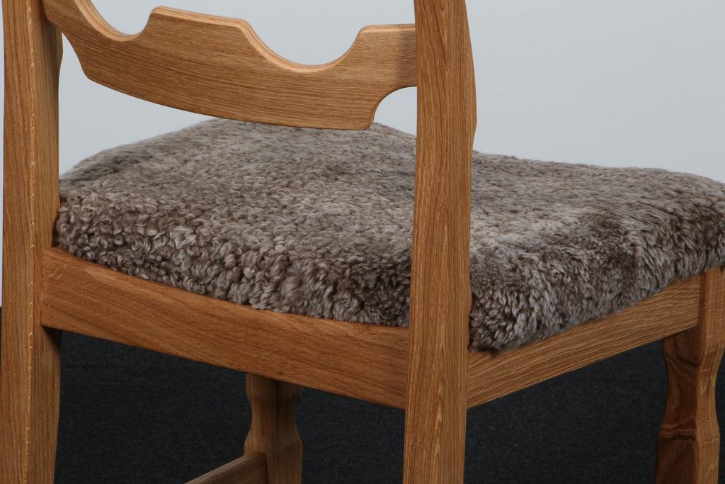 https://a.1stdibscdn.com/dining-chairs-by-henning-kjaernulf-model-razoblade-denmark-oak-for-sale-picture-7/f_42391/f_483738621768671409304/IMG_7757_master.jpg