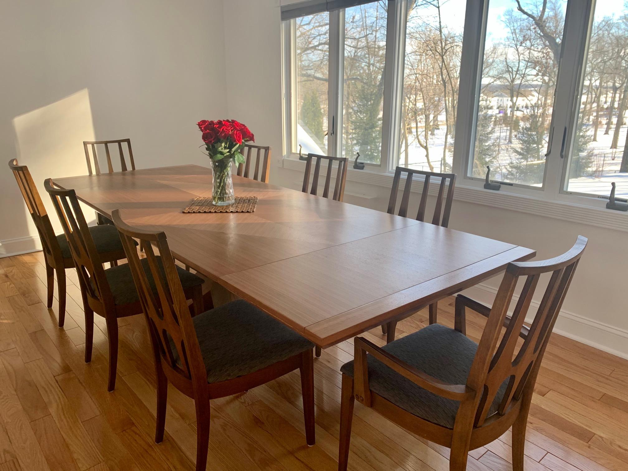 https://a.1stdibscdn.com/modern-walnut-dining-table-designed-by-greg-sheres-in-stock-for-sale-picture-5/f_91802/f_405345821720485983701/IMG_7790_master.JPG