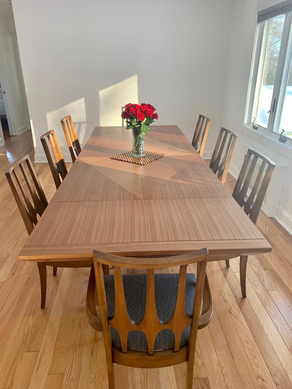 https://a.1stdibscdn.com/modern-walnut-dining-table-designed-by-greg-sheres-in-stock-for-sale-picture-7/f_91802/f_405345821720486015232/IMG_7791_master.JPG