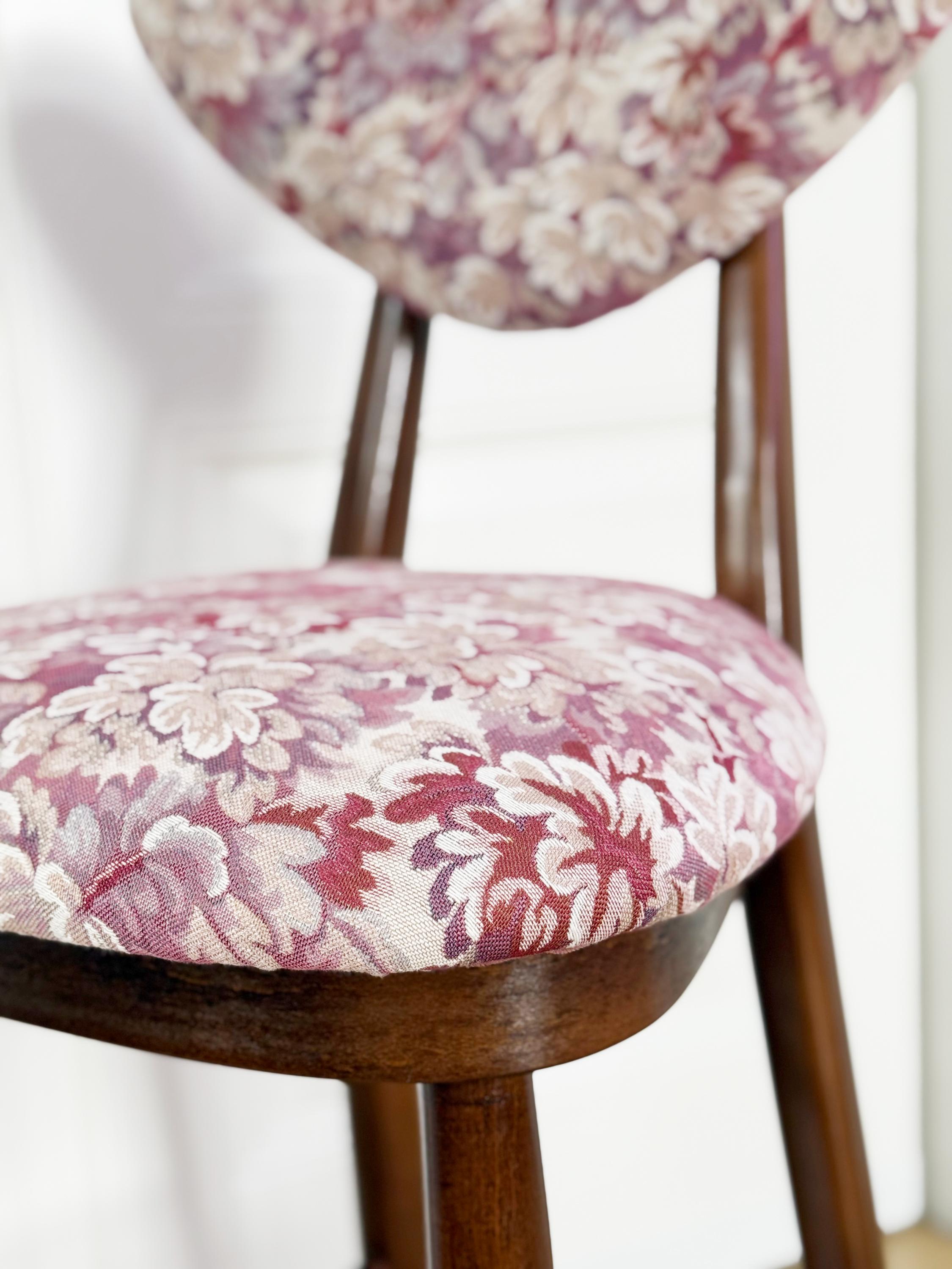 https://a.1stdibscdn.com/set-of-four-heart-bar-stools-chairs-pink-flowers-jacquard-by-vintola-studio-for-sale-picture-2/f_34023/f_475852621763474361854/IMG_7792_2_master.jpg