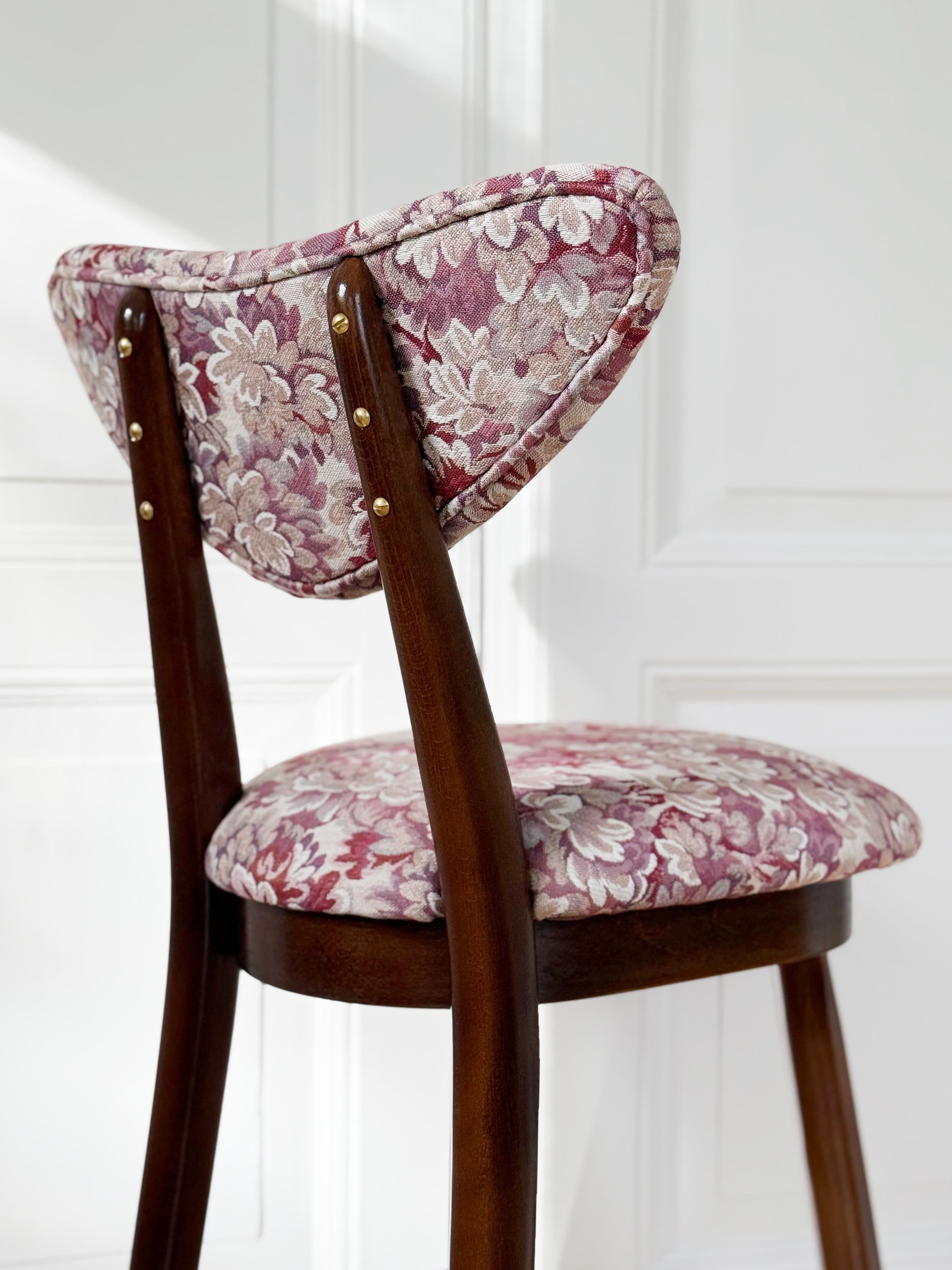 https://a.1stdibscdn.com/set-of-four-heart-bar-stools-chairs-pink-flowers-jacquard-by-vintola-studio-for-sale-picture-8/f_34023/f_475852621763474443399/IMG_7805_master.jpg