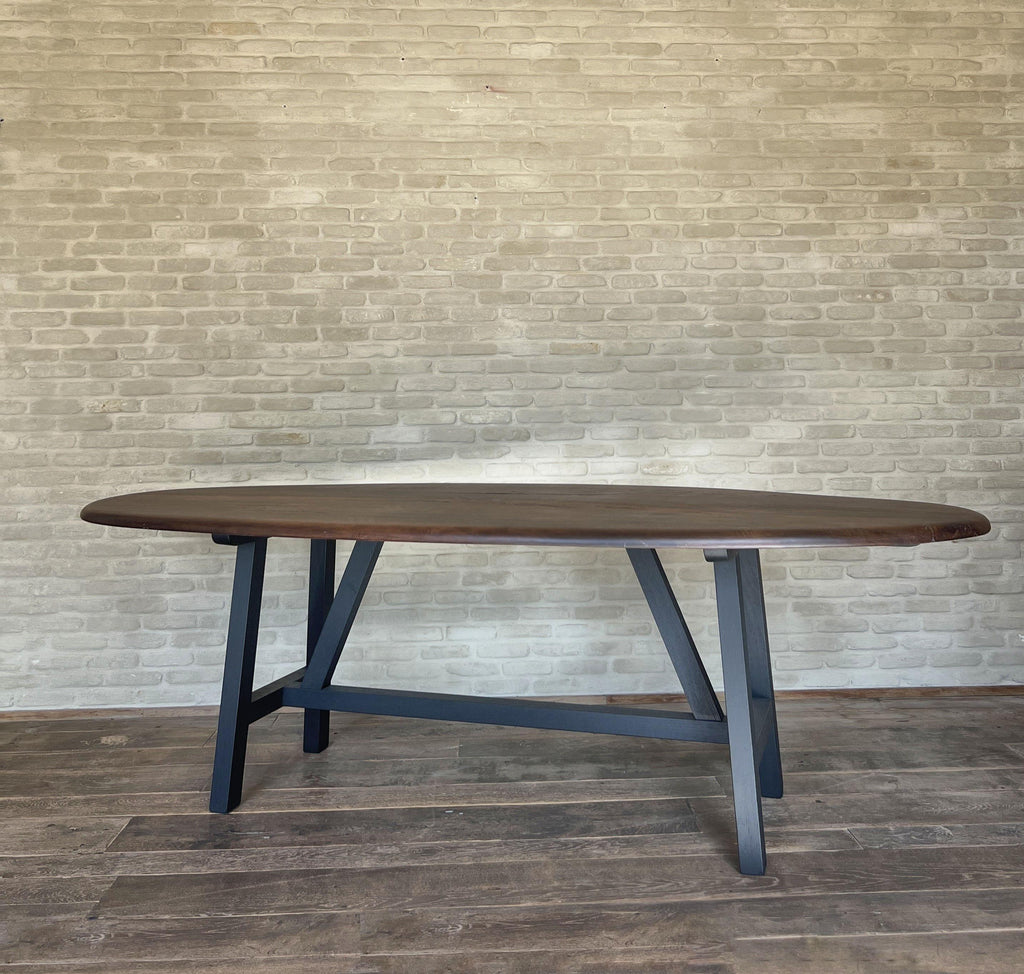 https://a.1stdibscdn.com/custom-walnut-2-plank-top-oval-dining-table-model-lusi-dark-finish-for-sale-picture-11/f_20233/f_470116321760212941623/IMG_7806_kopie_master.JPG
