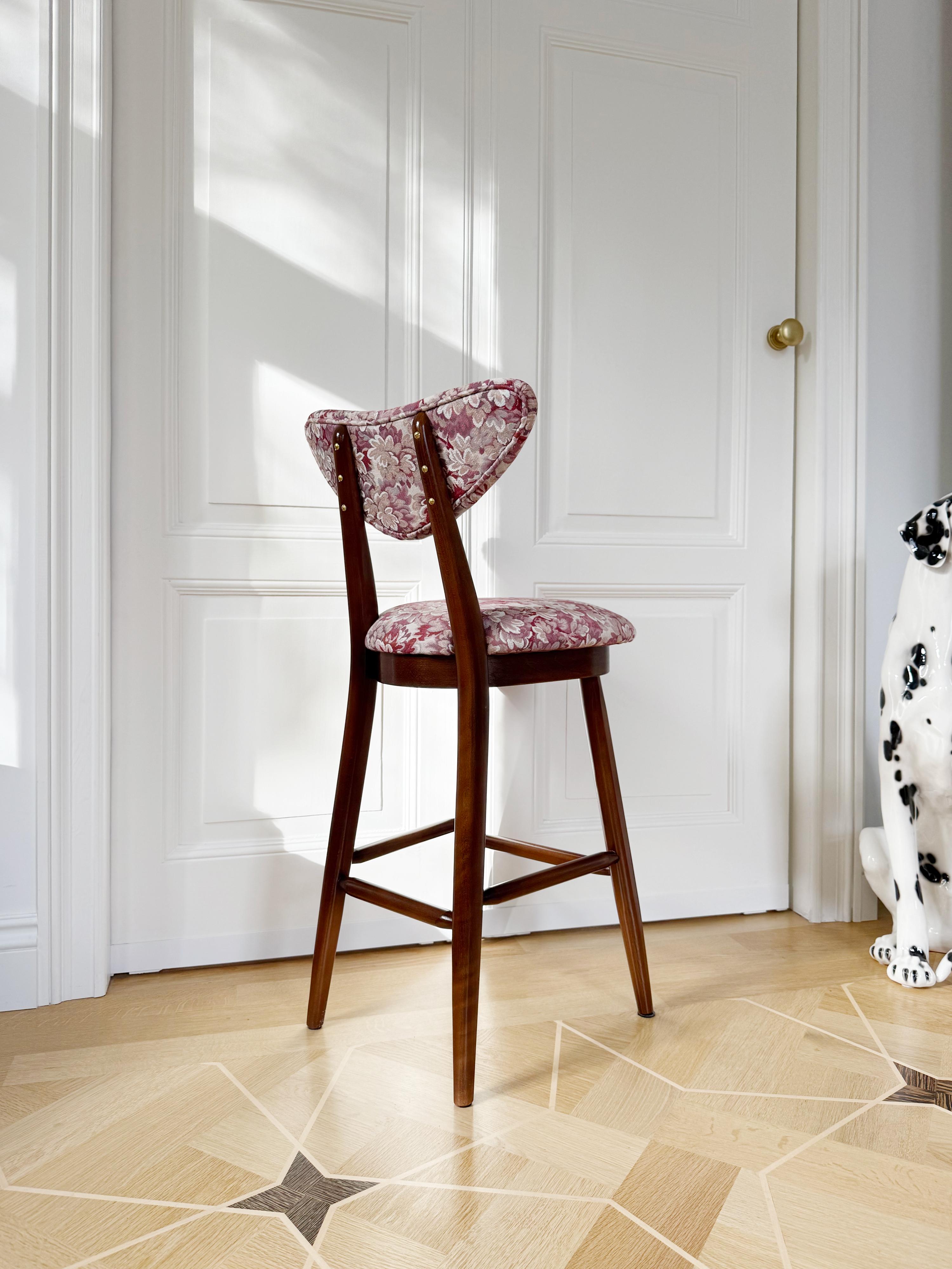 https://a.1stdibscdn.com/set-of-four-heart-bar-stools-chairs-pink-flowers-jacquard-by-vintola-studio-for-sale-picture-9/f_34023/f_475852621763474578660/IMG_7807_master.jpg