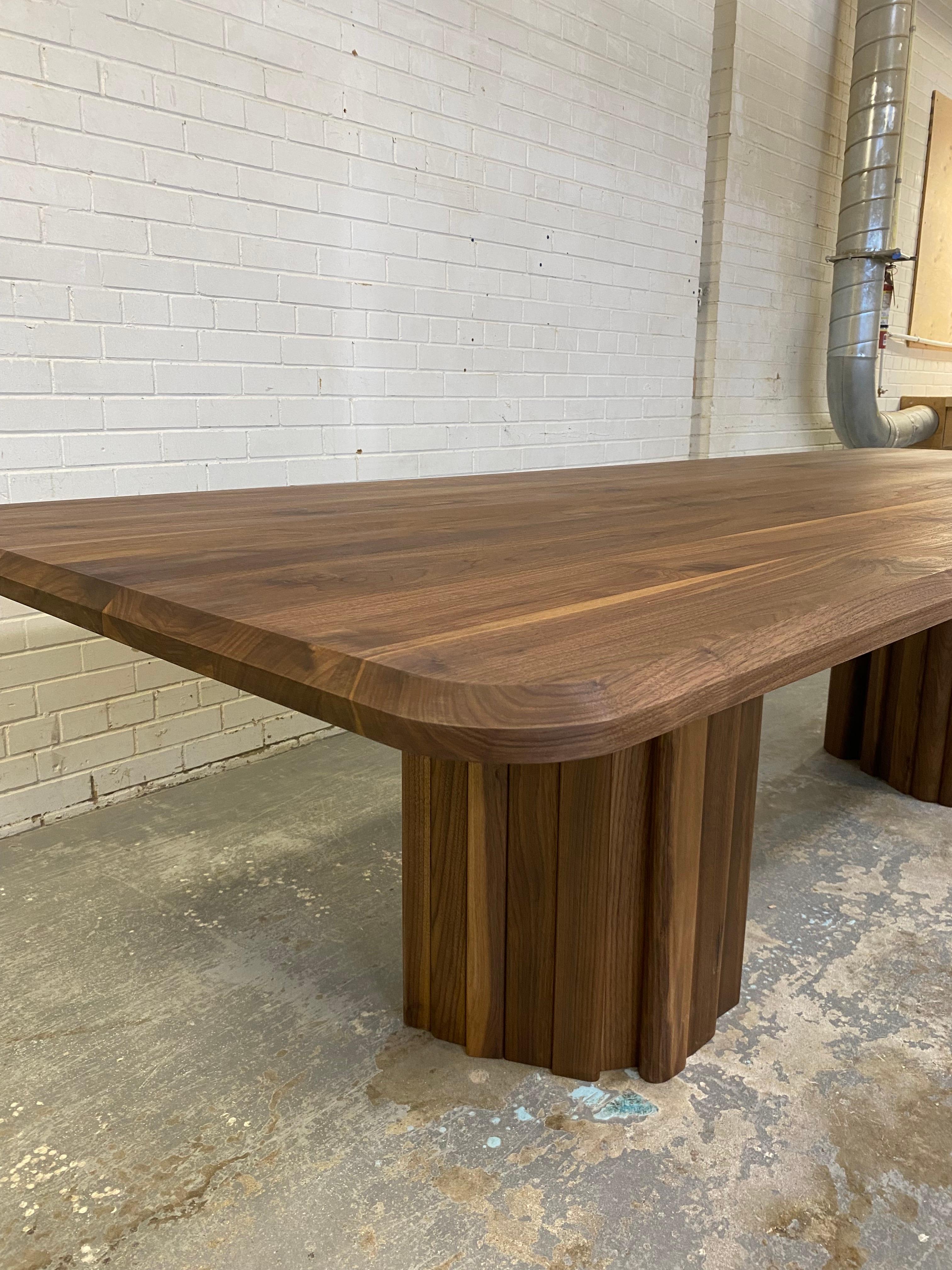 https://a.1stdibscdn.com/handcrafted-oiled-walnut-geomorph-dining-table-96l-mary-ratcliffe-studio-for-sale-picture-3/f_77712/f_382146221706820915517/IMG_8175_master.jpeg