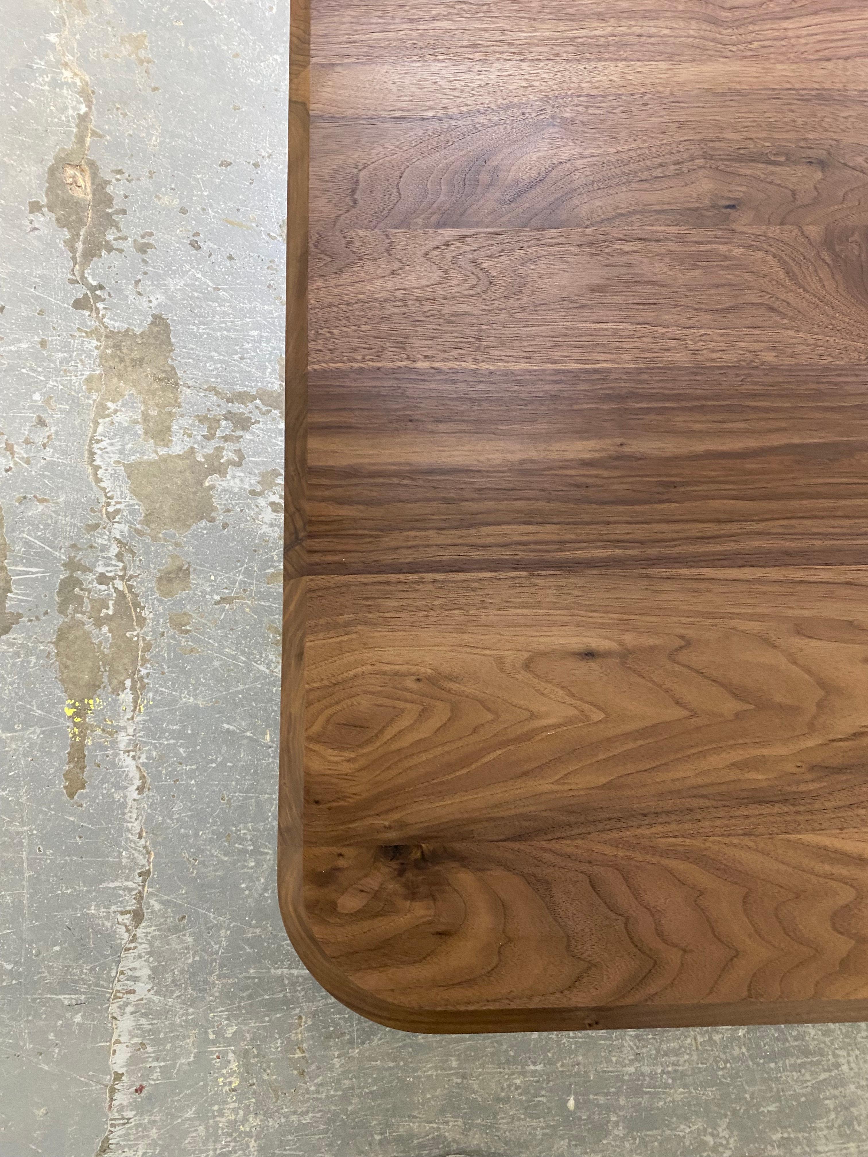 https://a.1stdibscdn.com/handcrafted-oiled-walnut-geomorph-dining-table-96l-mary-ratcliffe-studio-for-sale-picture-4/f_77712/f_382146221706820915535/IMG_8176_master.jpeg