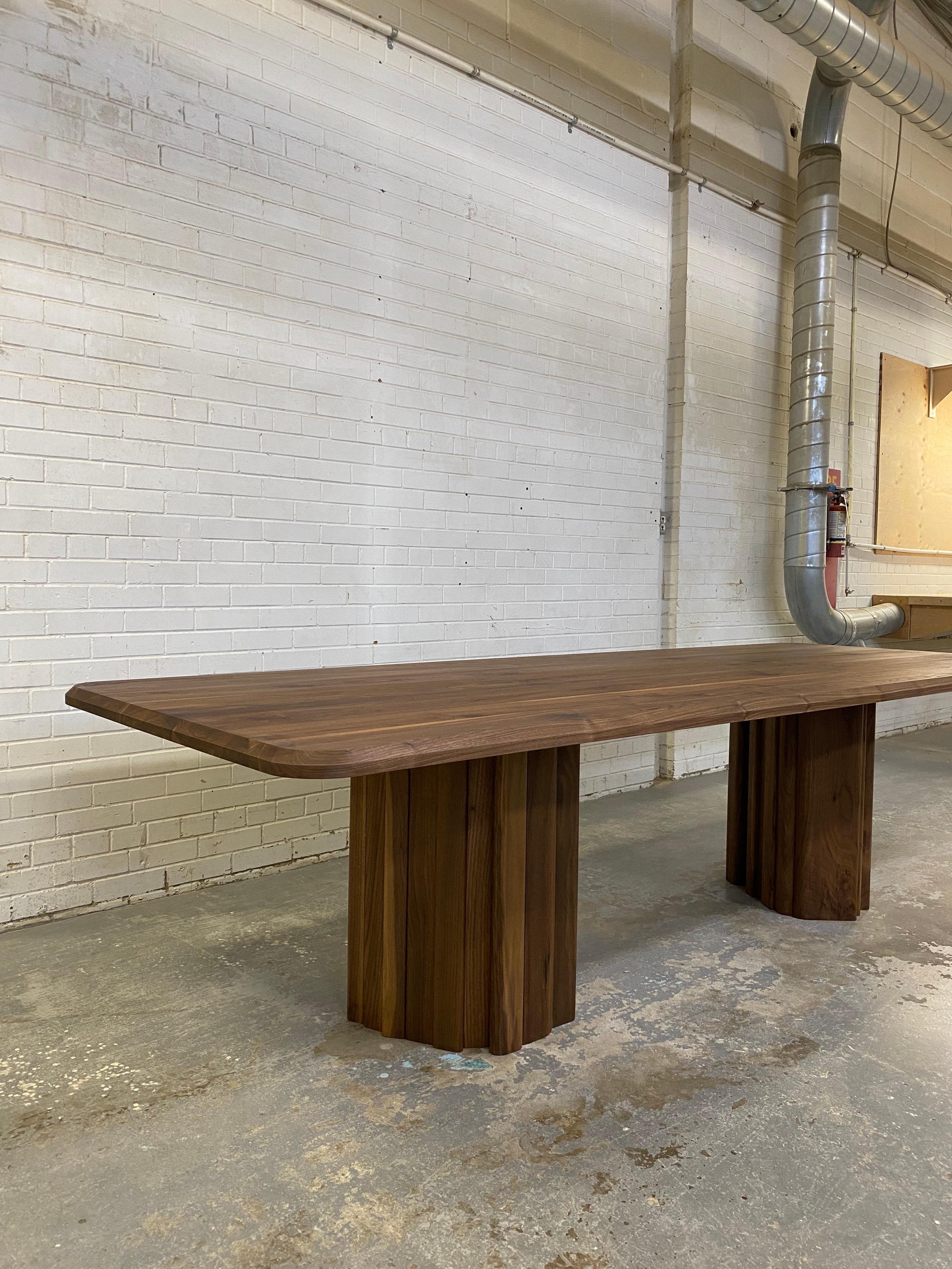 https://a.1stdibscdn.com/handcrafted-oiled-walnut-geomorph-dining-table-96l-mary-ratcliffe-studio-for-sale-picture-5/f_77712/f_382146221706820915541/IMG_8182_master.jpeg