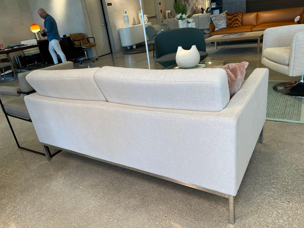 https://a.1stdibscdn.com/knoll-florence-relaxed-two-seater-sofa-for-sale-picture-3/f_105092/f_459063421753117889002/IMG_8253_master.jpg