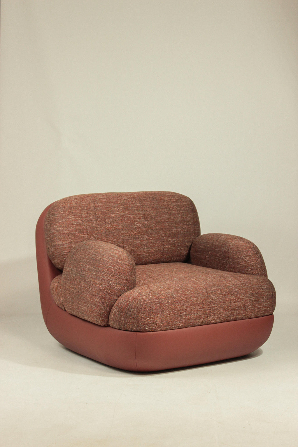 https://a.1stdibscdn.com/mood-armchair-with-arms-laser-eco-base-and-vienna-seat-by-mambo-unlimited-ideas-for-sale-picture-2/f_40973/f_472586621761735824307/IMG_8437_edit_master.jpg
