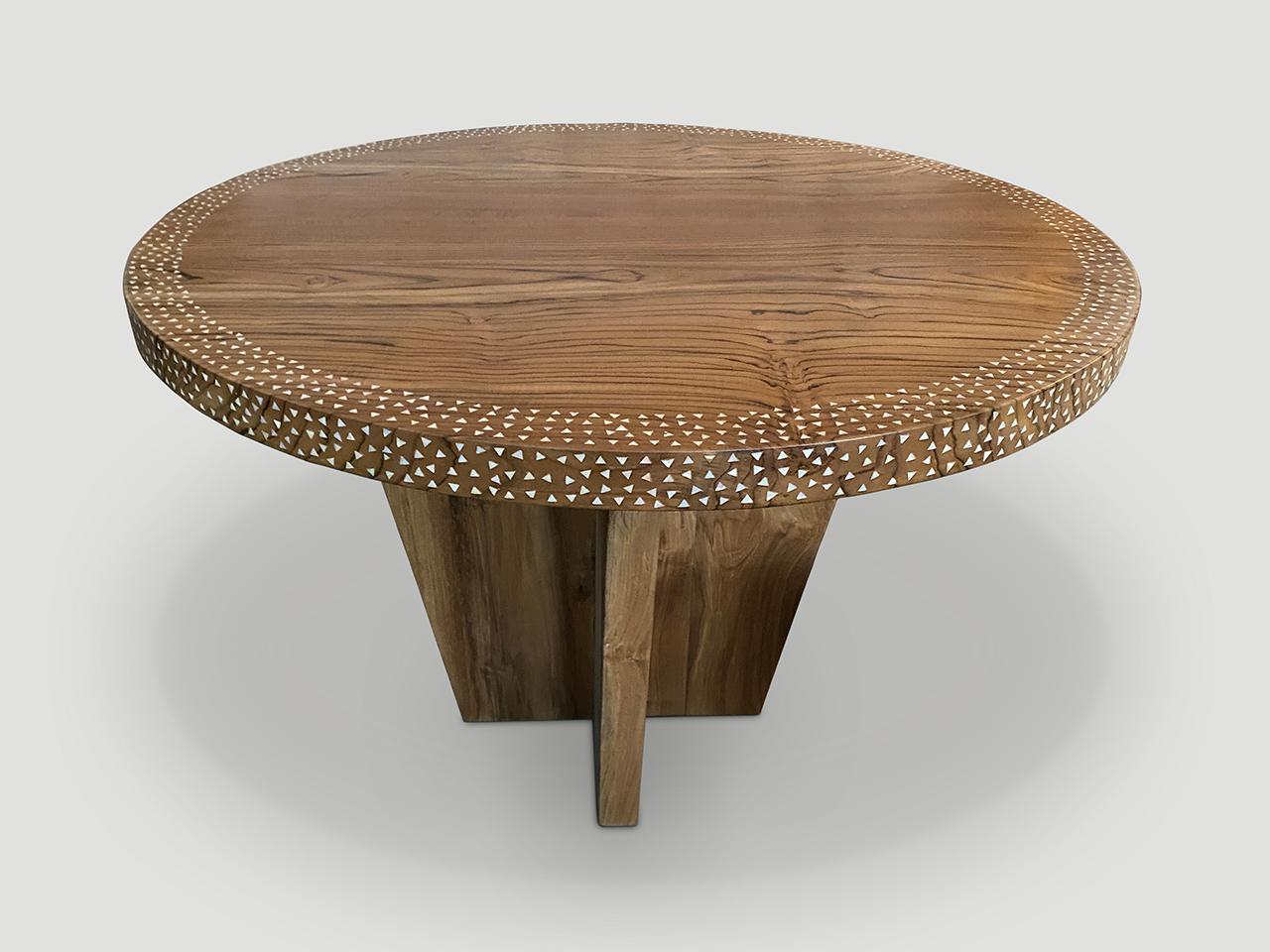 https://a.1stdibscdn.com/andrianna-shamaris-round-shell-inlaid-dining-table-or-entrance-table-for-sale-picture-8/f_10806/f_399888021717341115558/IMG_8451_master.jpeg