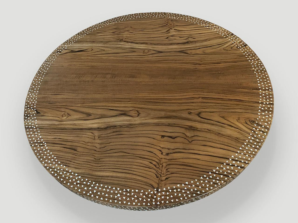 https://a.1stdibscdn.com/andrianna-shamaris-round-shell-inlaid-dining-table-or-entrance-table-for-sale-picture-4/f_10806/f_399888021717341112739/IMG_8454_master.jpeg