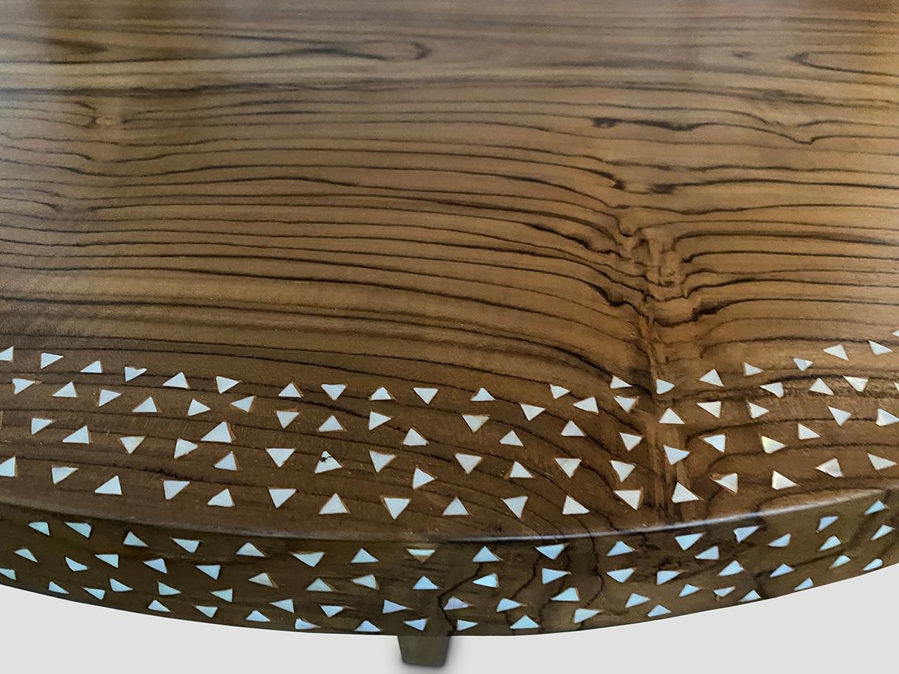 https://a.1stdibscdn.com/andrianna-shamaris-round-shell-inlaid-dining-table-or-entrance-table-for-sale-picture-3/f_10806/f_399888021717341111987/IMG_8455_master.jpeg
