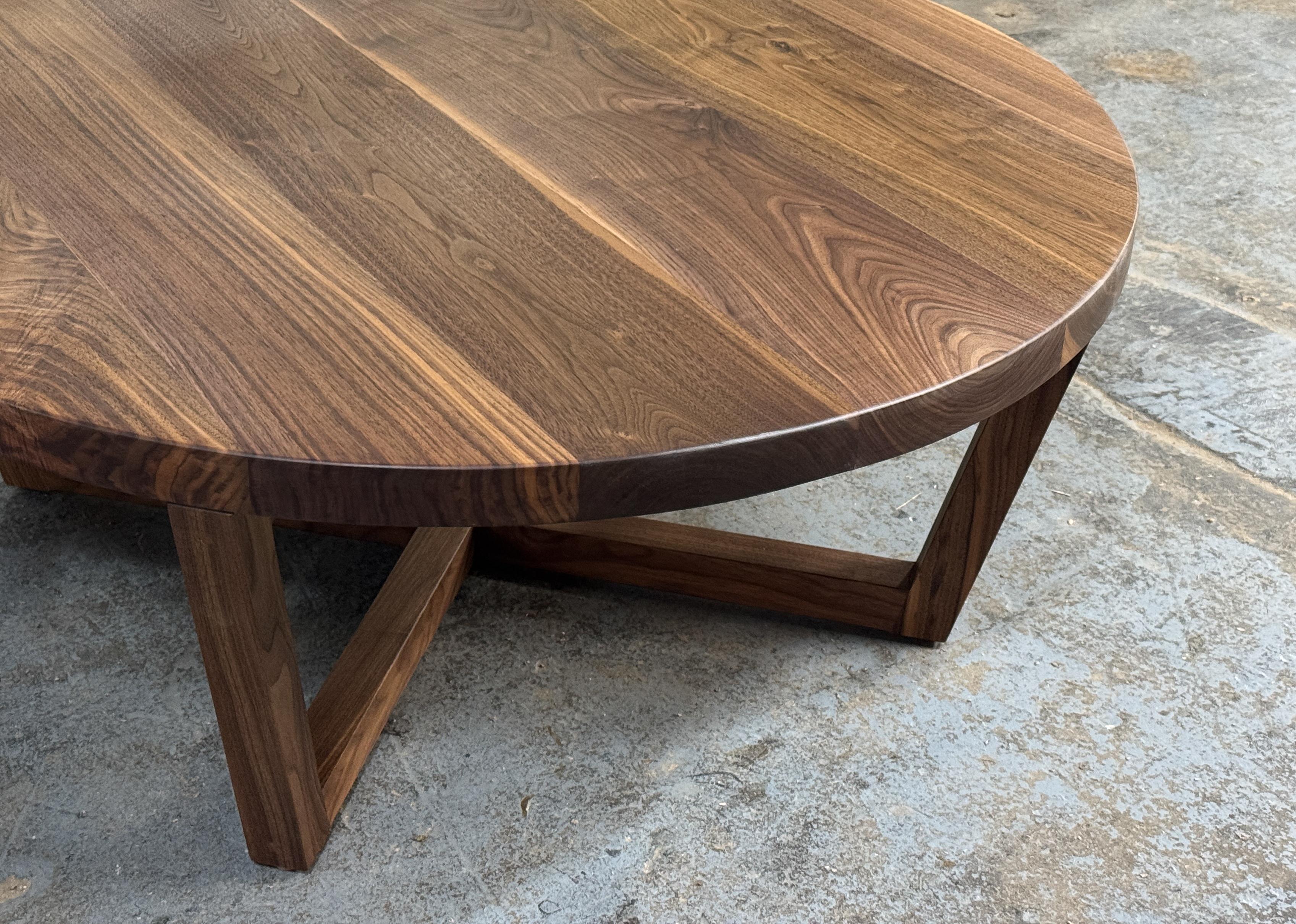https://a.1stdibscdn.com/coro-contemporary-round-coffee-table-for-sale-picture-3/f_68512/f_434405821738521666585/IMG_8552_master.jpg