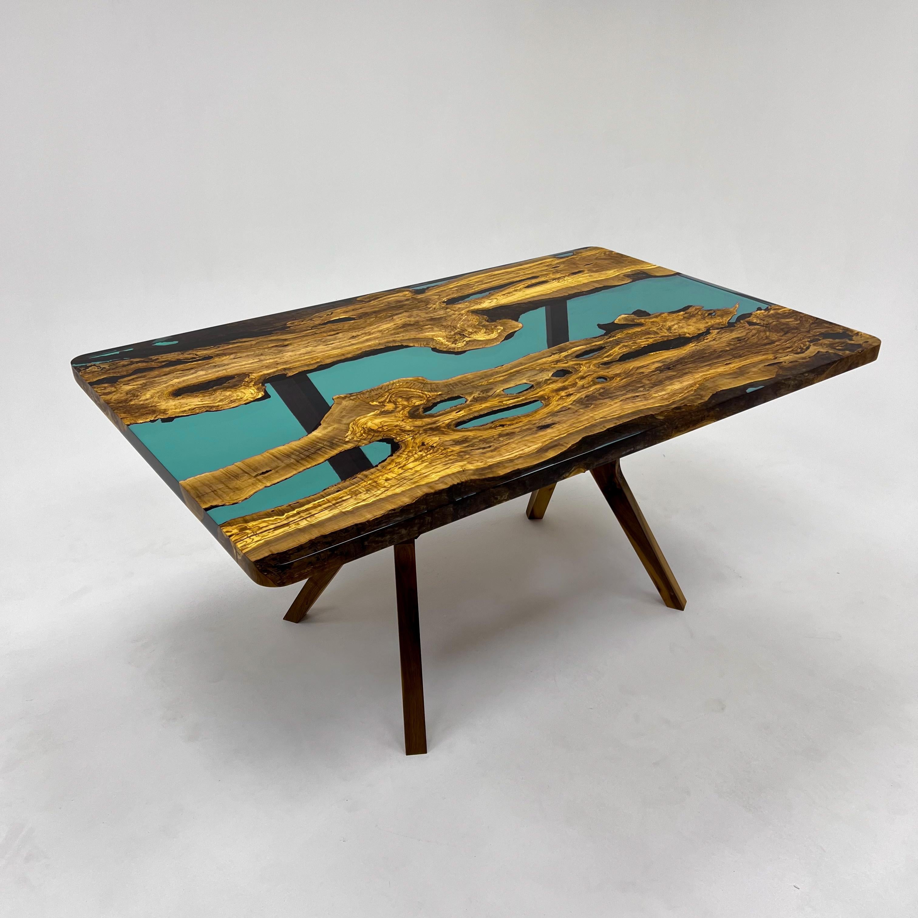 https://a.1stdibscdn.com/turquoise-custom-epoxy-resin-dining-wood-table-for-sale-picture-7/f_91932/f_377333121703858740284/IMG_8604_master.jpg