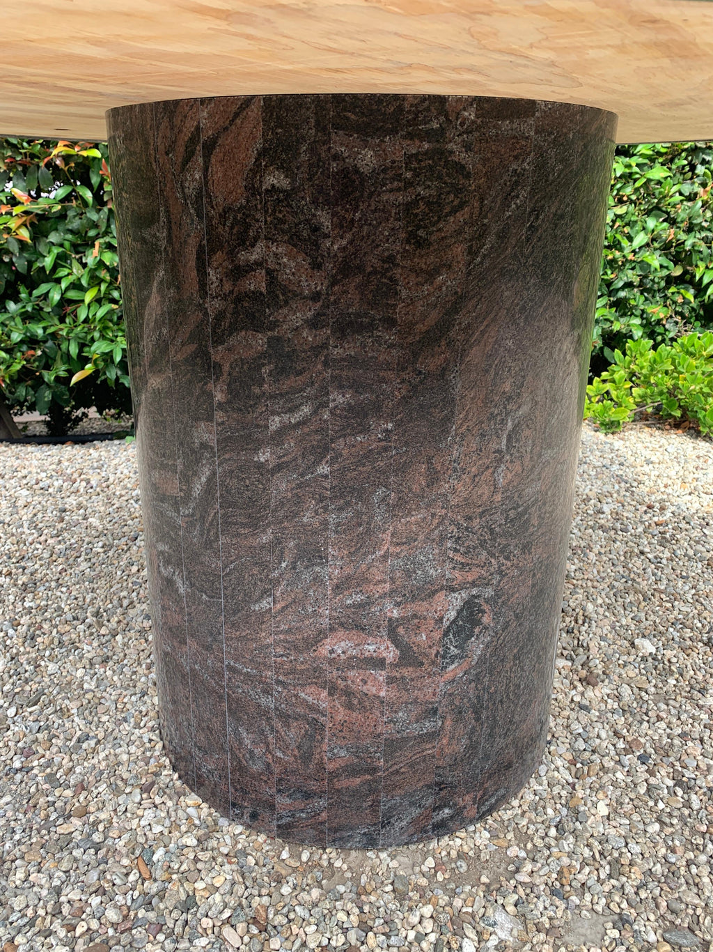 https://a.1stdibscdn.com/granite-knife-edge-dining-center-table-by-darren-ransdell-design-for-sale-picture-10/f_9083/1601149975365/IMG_8609_master.jpeg